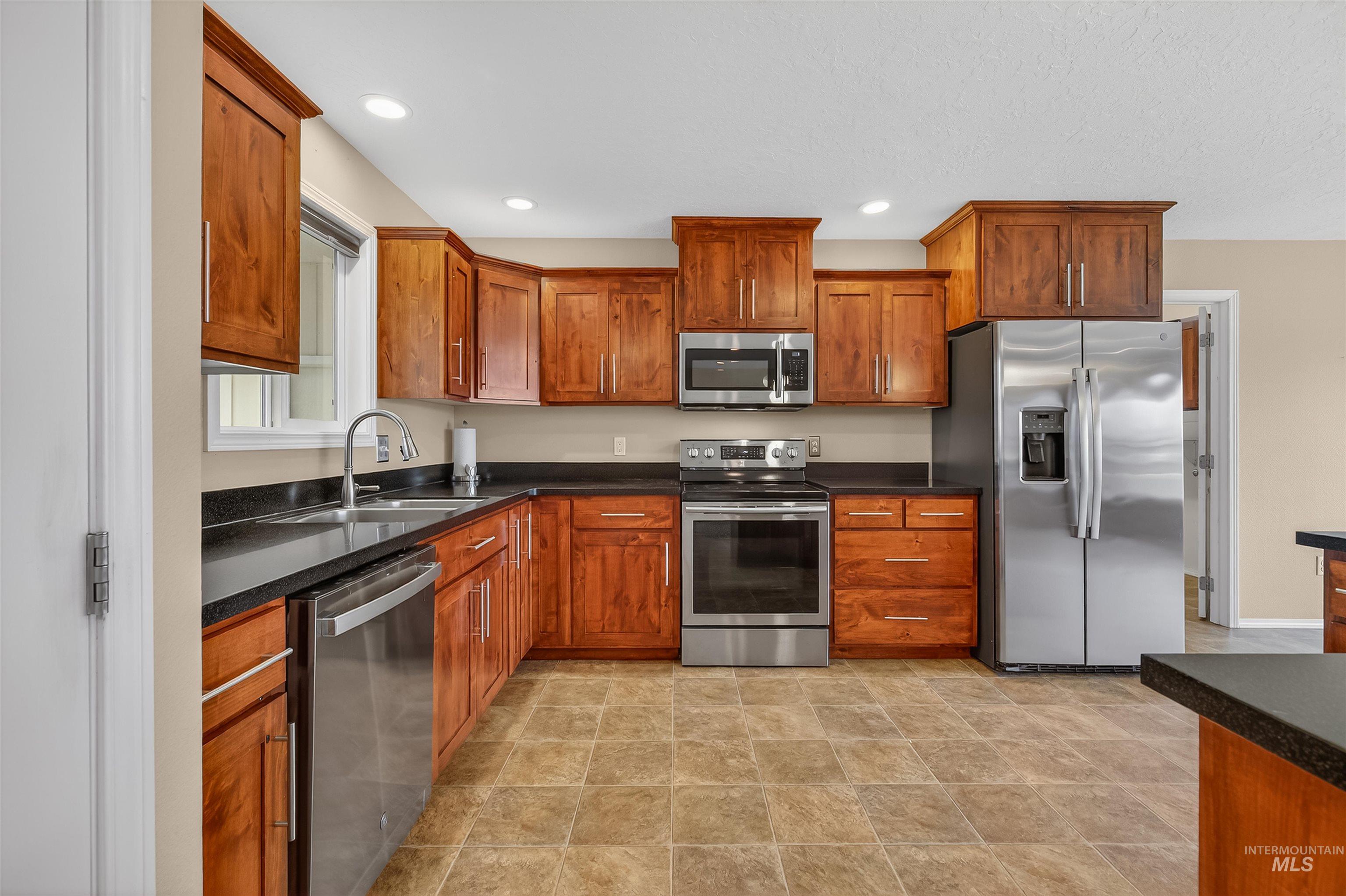 2746 Florence Court, Clarkston, Washington 99403, 3 Bedrooms, 3 Bathrooms, Residential For Sale, Price $499,000, 98978606