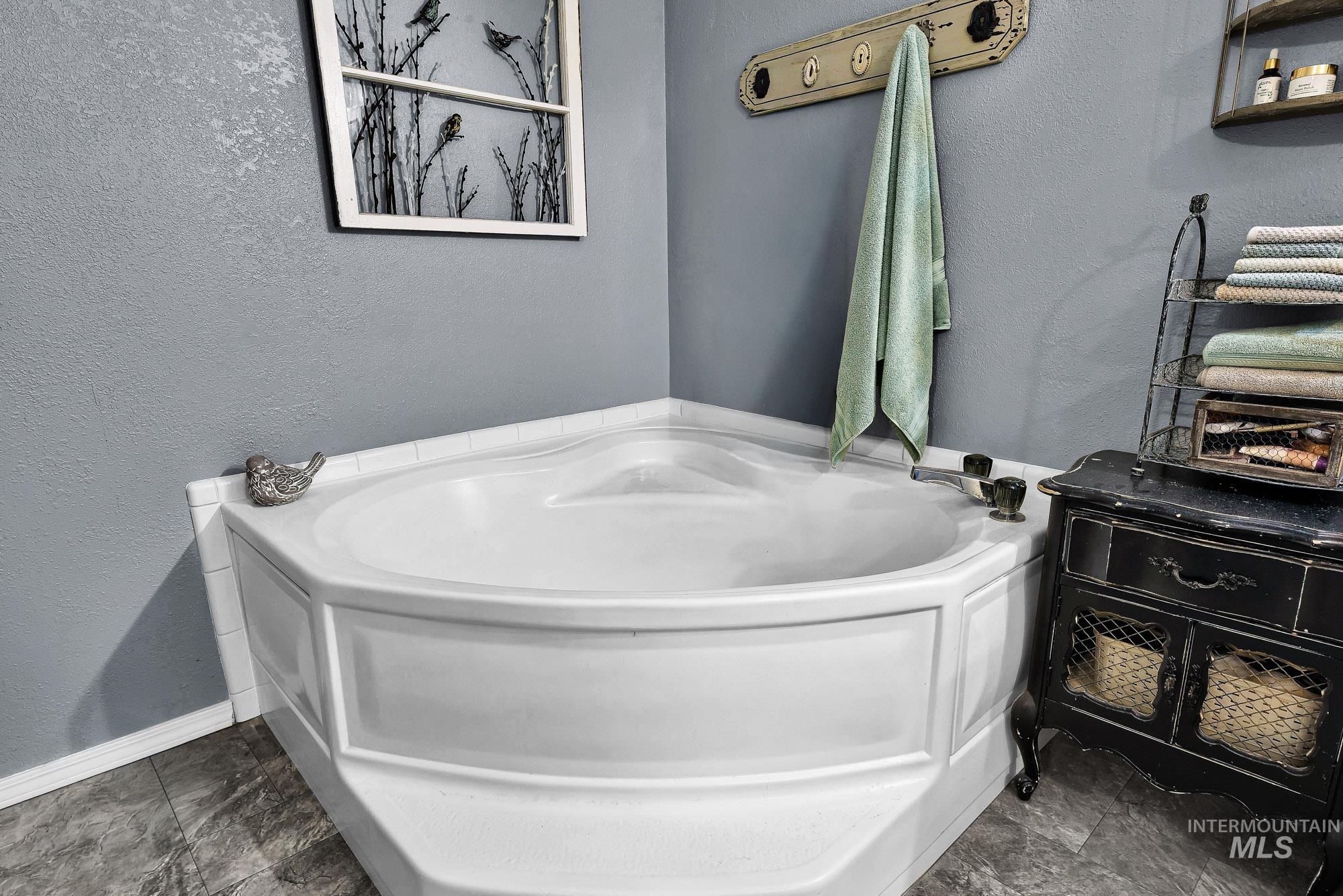 4030 River Resort Dr, Homedale, Idaho 83628, 3 Bedrooms, 2 Bathrooms, Residential For Sale, Price $130,000, 98978607