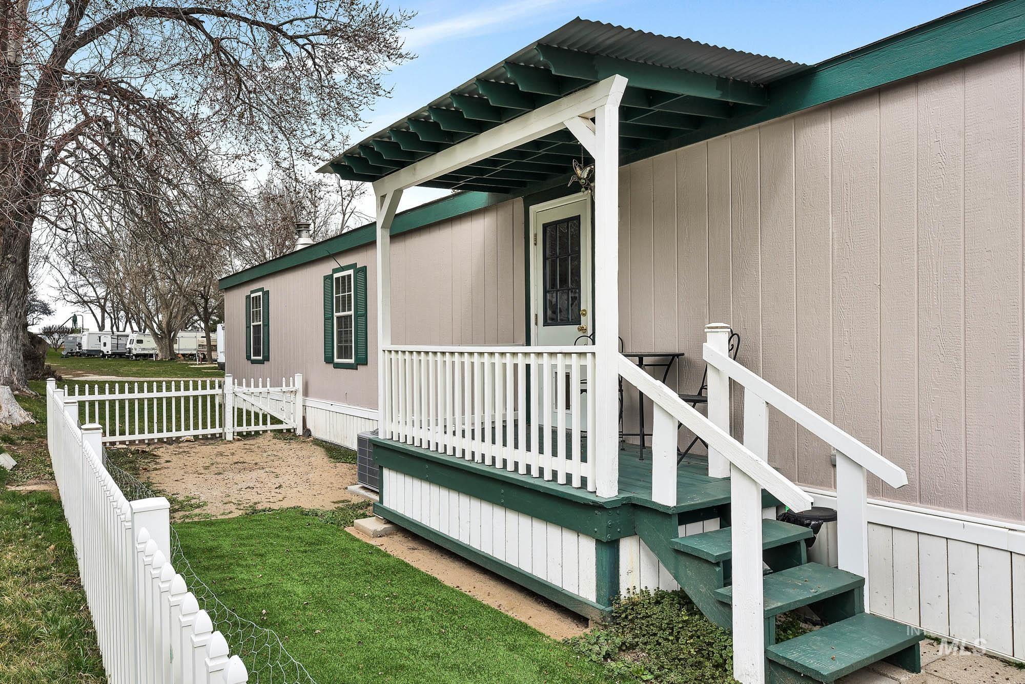 4030 River Resort Dr, Homedale, Idaho 83628, 3 Bedrooms, 2 Bathrooms, Residential For Sale, Price $130,000, 98978607