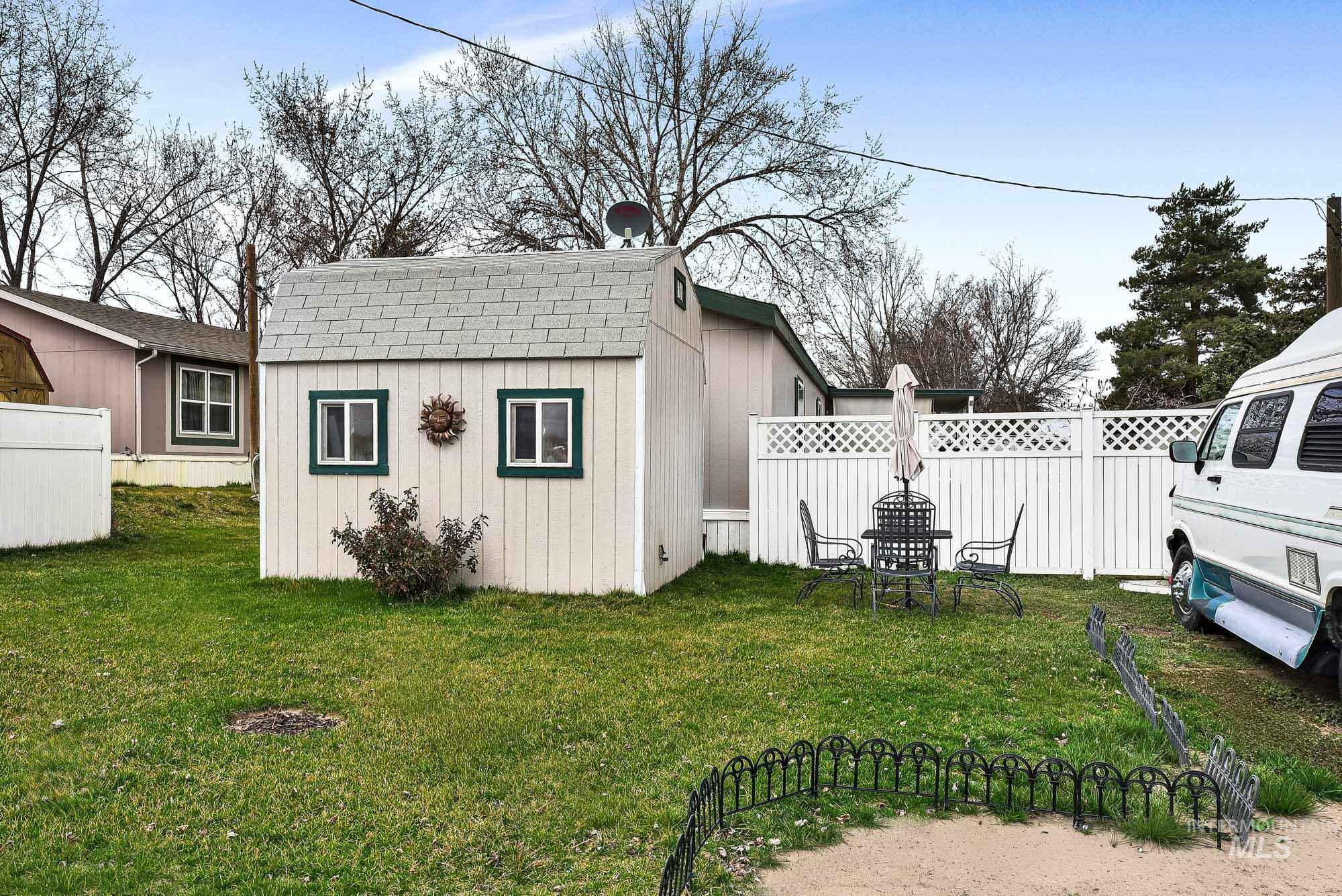 4030 River Resort Dr, Homedale, Idaho 83628, 3 Bedrooms, 2 Bathrooms, Residential For Sale, Price $130,000, 98978607