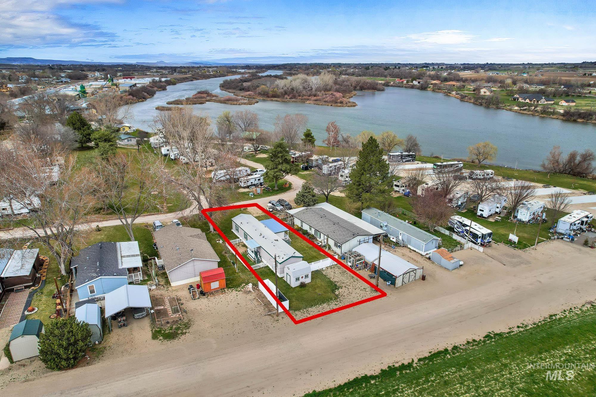 4030 River Resort Dr, Homedale, Idaho 83628, 3 Bedrooms, 2 Bathrooms, Residential For Sale, Price $130,000, 98978607