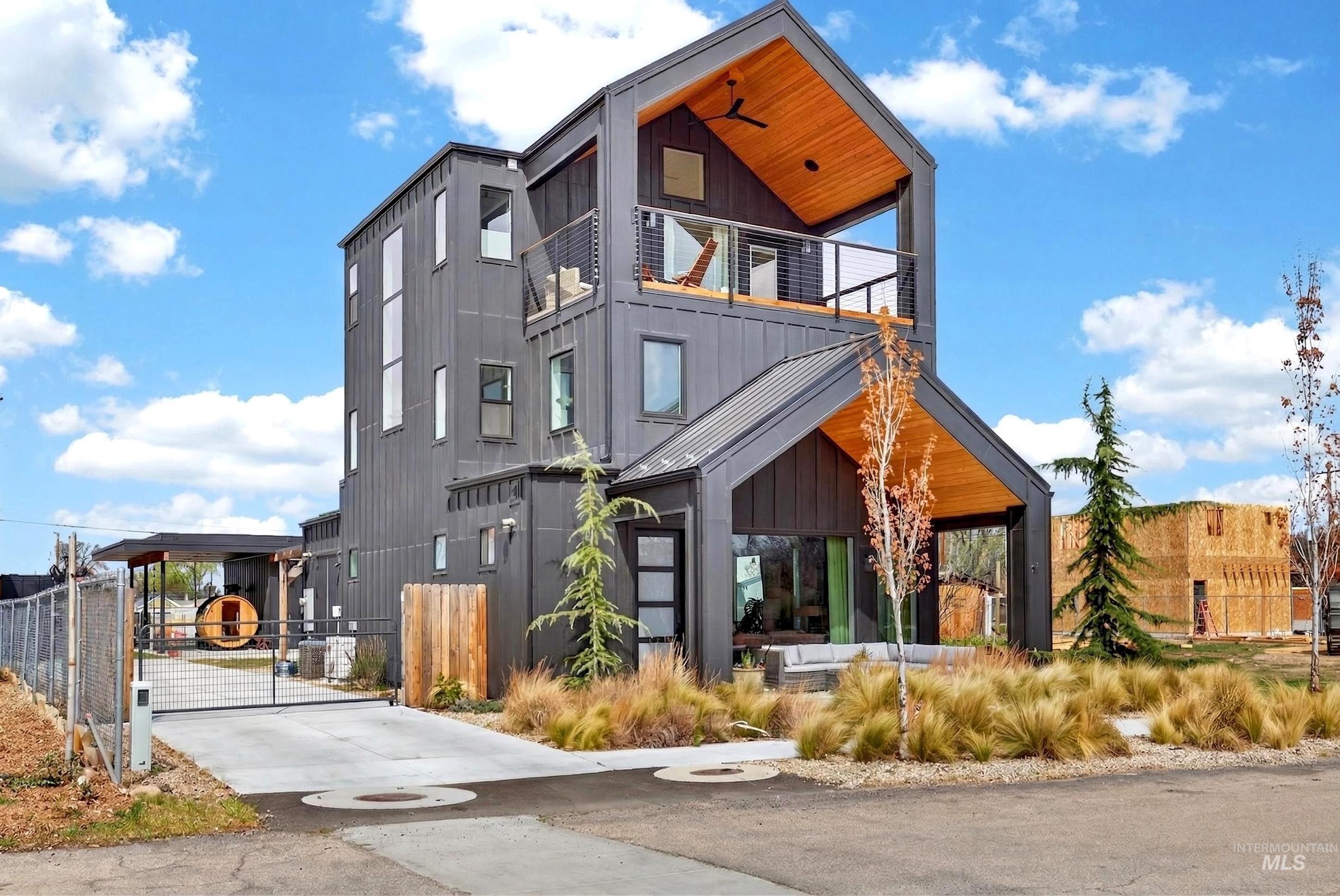 114 E 33rd St, Boise, Idaho 83714-6613, 3 Bedrooms, 2.5 Bathrooms, Residential For Sale, Price $1,250,000,MLS 98978608