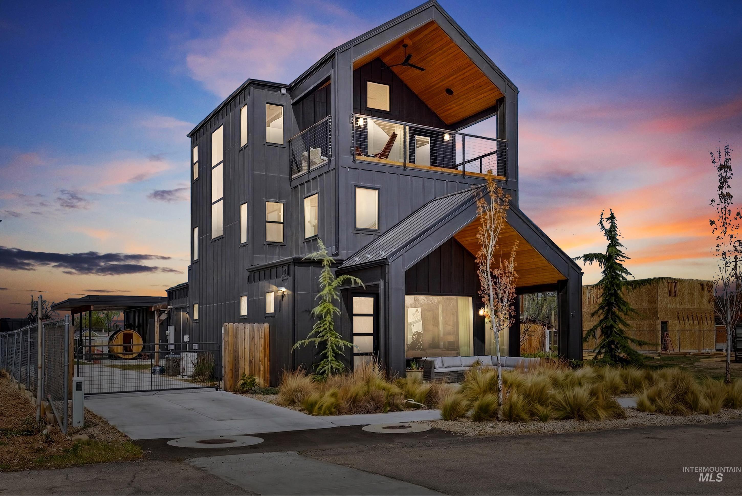 114 E 33rd St, Boise, Idaho 83714-6613, 3 Bedrooms, 2.5 Bathrooms, Residential For Sale, Price $1,250,000,MLS 98978608