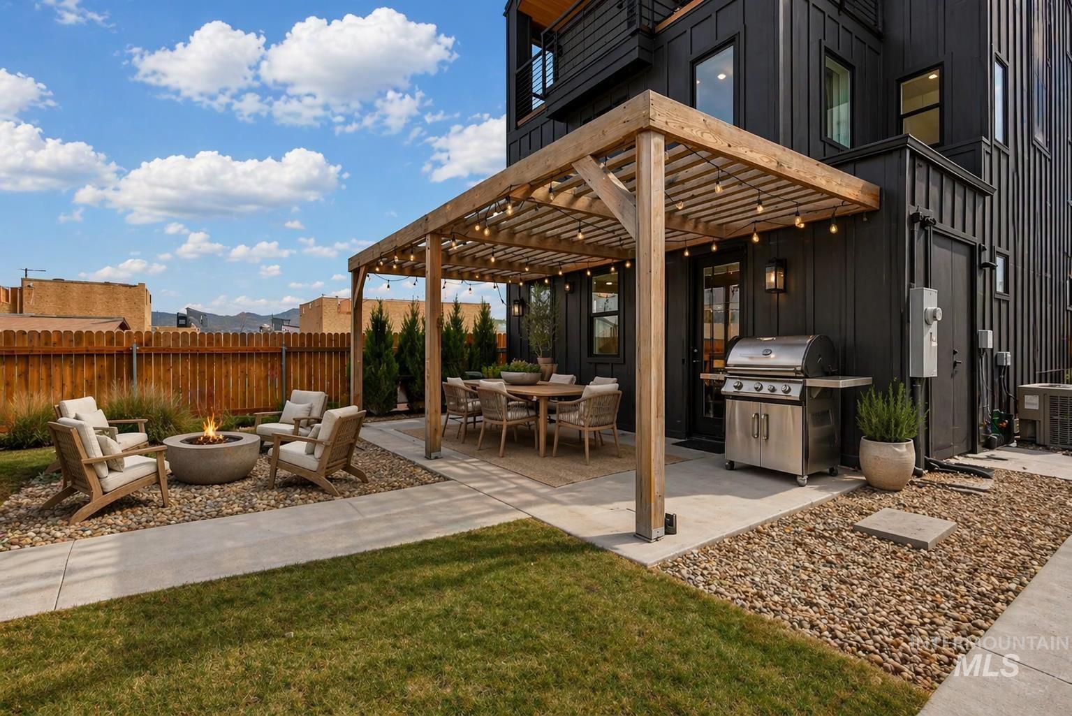 114 E 33rd St, Boise, Idaho 83714-6613, 3 Bedrooms, 2.5 Bathrooms, Residential For Sale, Price $1,250,000,MLS 98978608