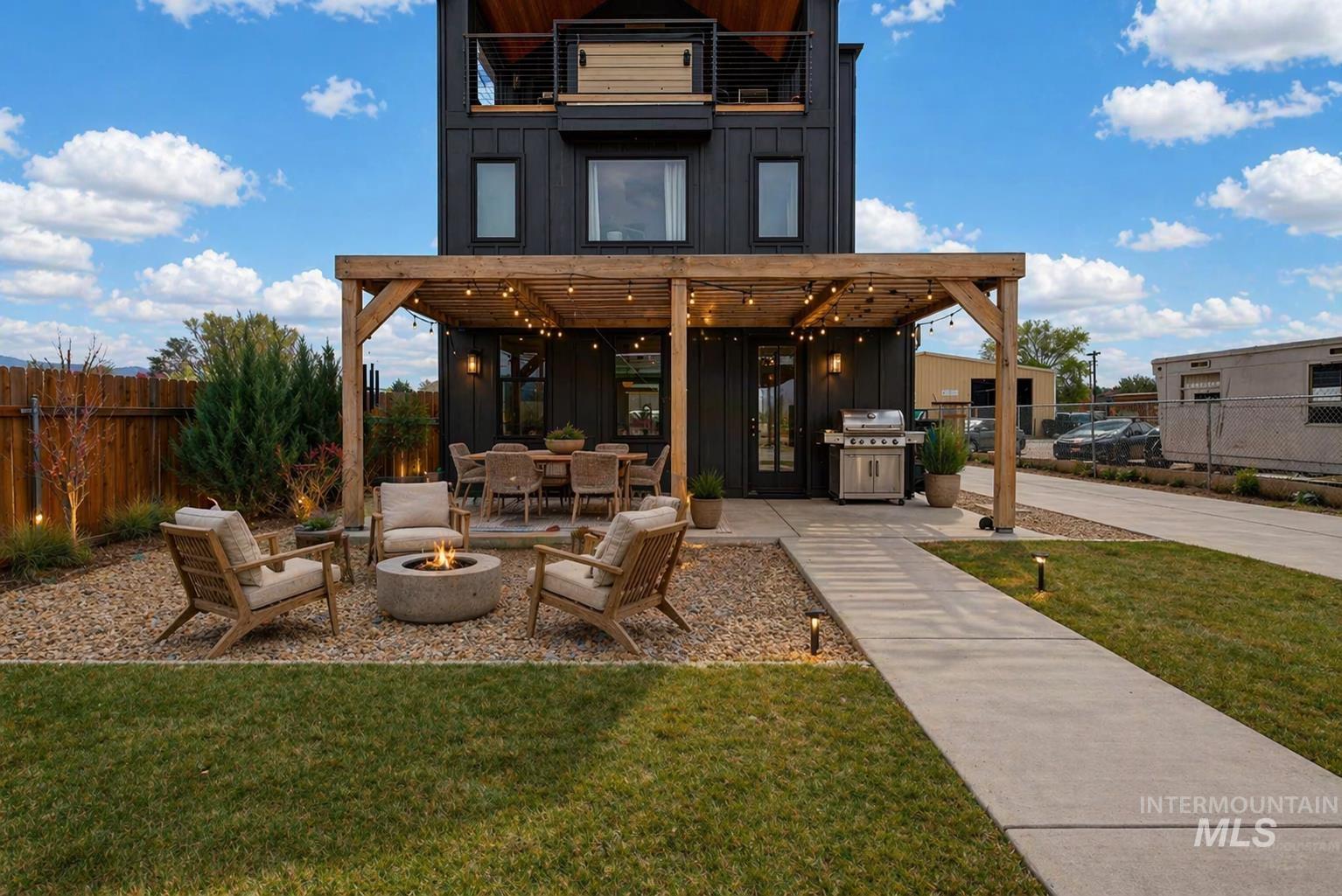 114 E 33rd St, Boise, Idaho 83714-6613, 3 Bedrooms, 2.5 Bathrooms, Residential For Sale, Price $1,250,000,MLS 98978608