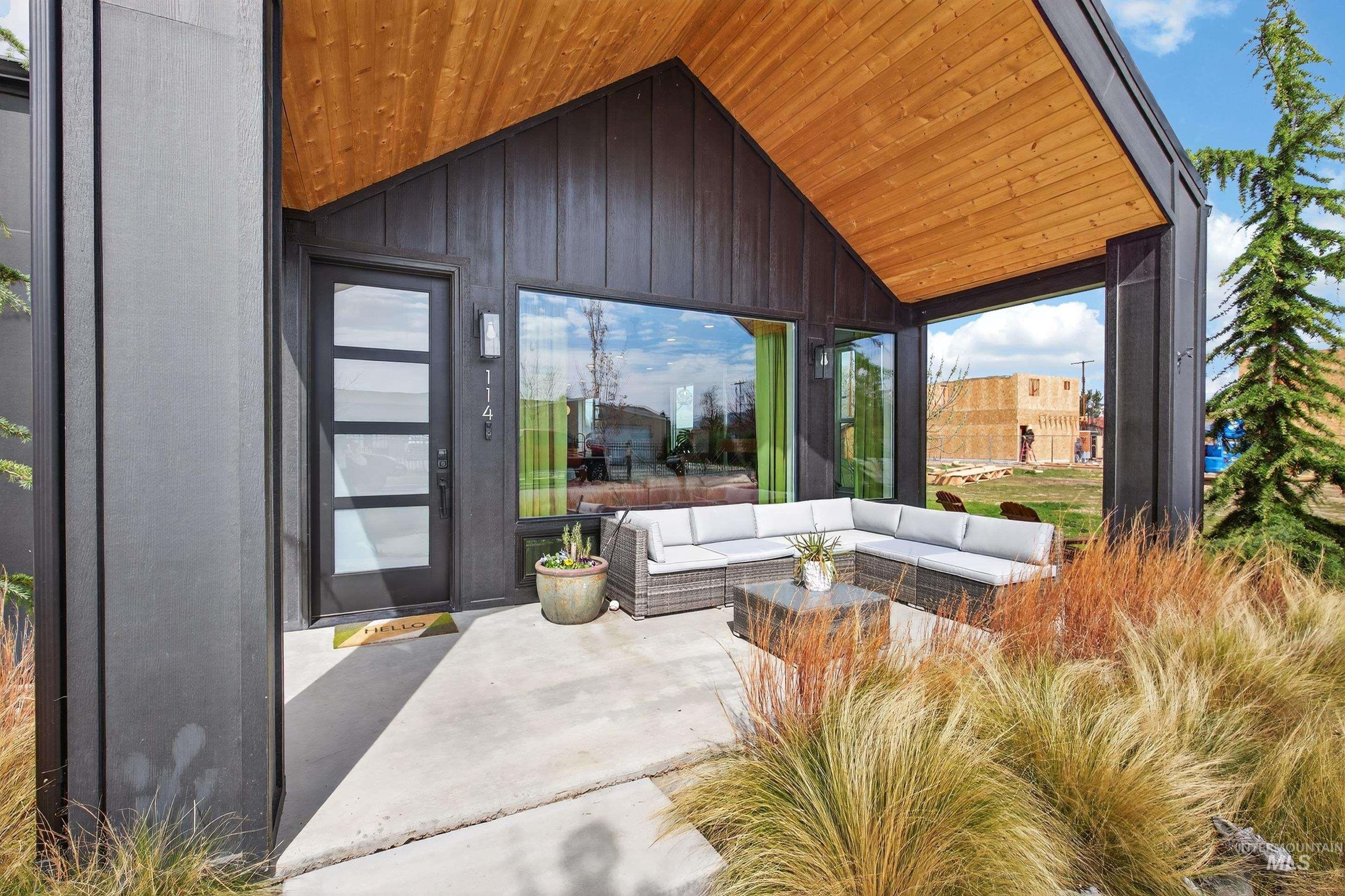 114 E 33rd St, Boise, Idaho 83714-6613, 3 Bedrooms, 2.5 Bathrooms, Residential For Sale, Price $1,250,000,MLS 98978608