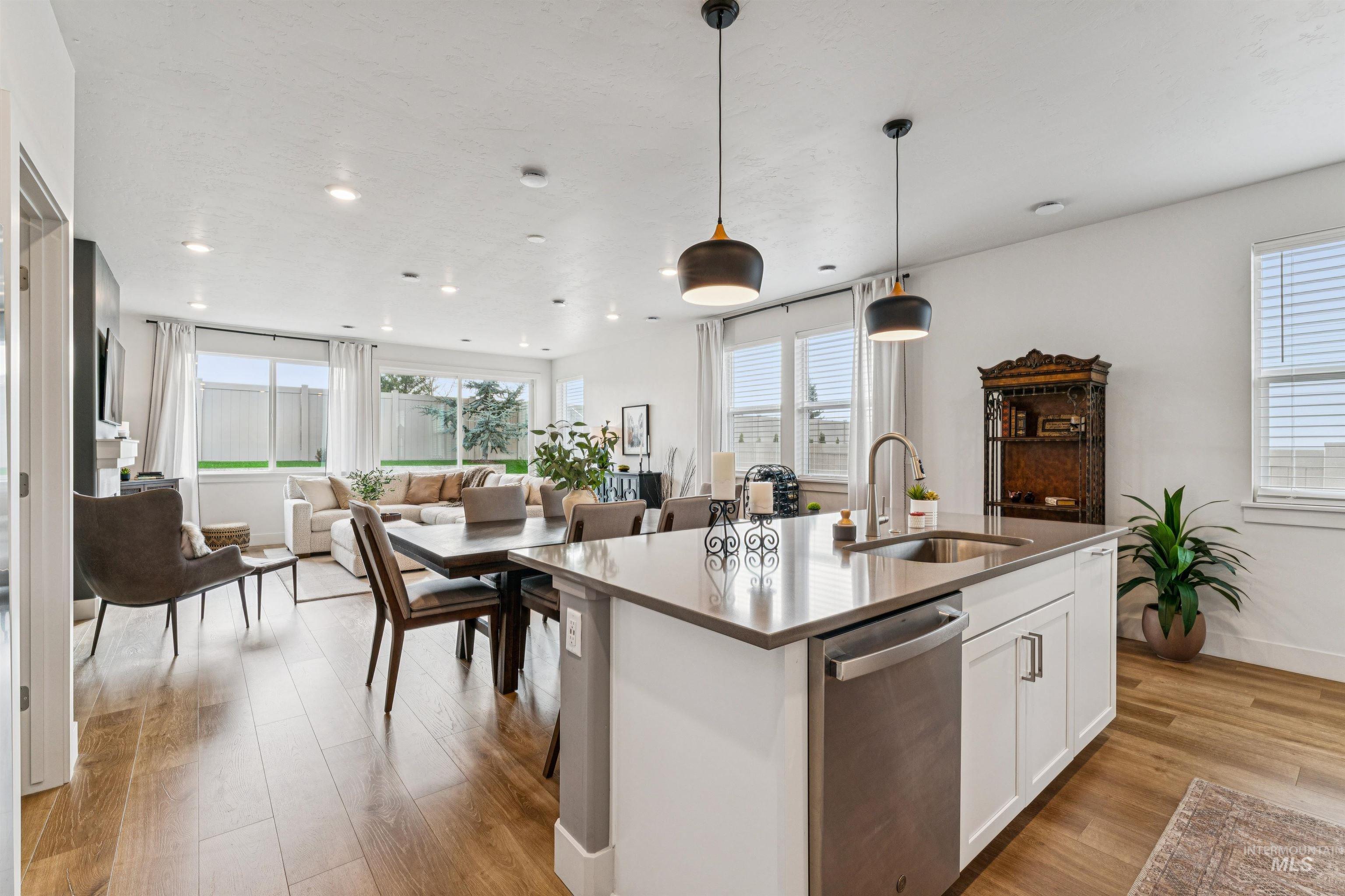 20284 Carbondale Ave, Caldwell, Idaho 83605, 3 Bedrooms, 2 Bathrooms, Residential For Sale, Price $429,990, 98978610