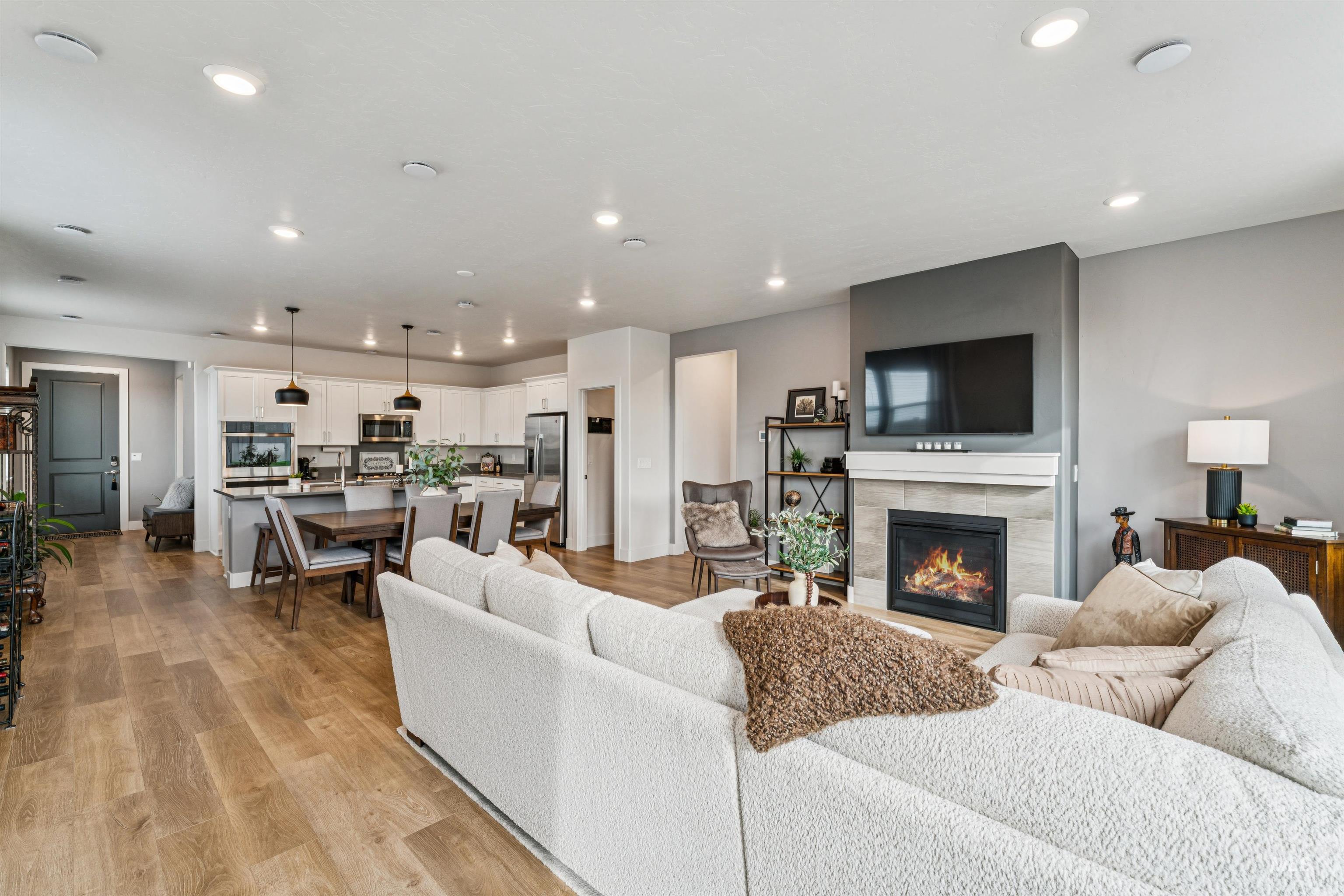 20284 Carbondale Ave, Caldwell, Idaho 83605, 3 Bedrooms, 2 Bathrooms, Residential For Sale, Price $429,990, 98978610