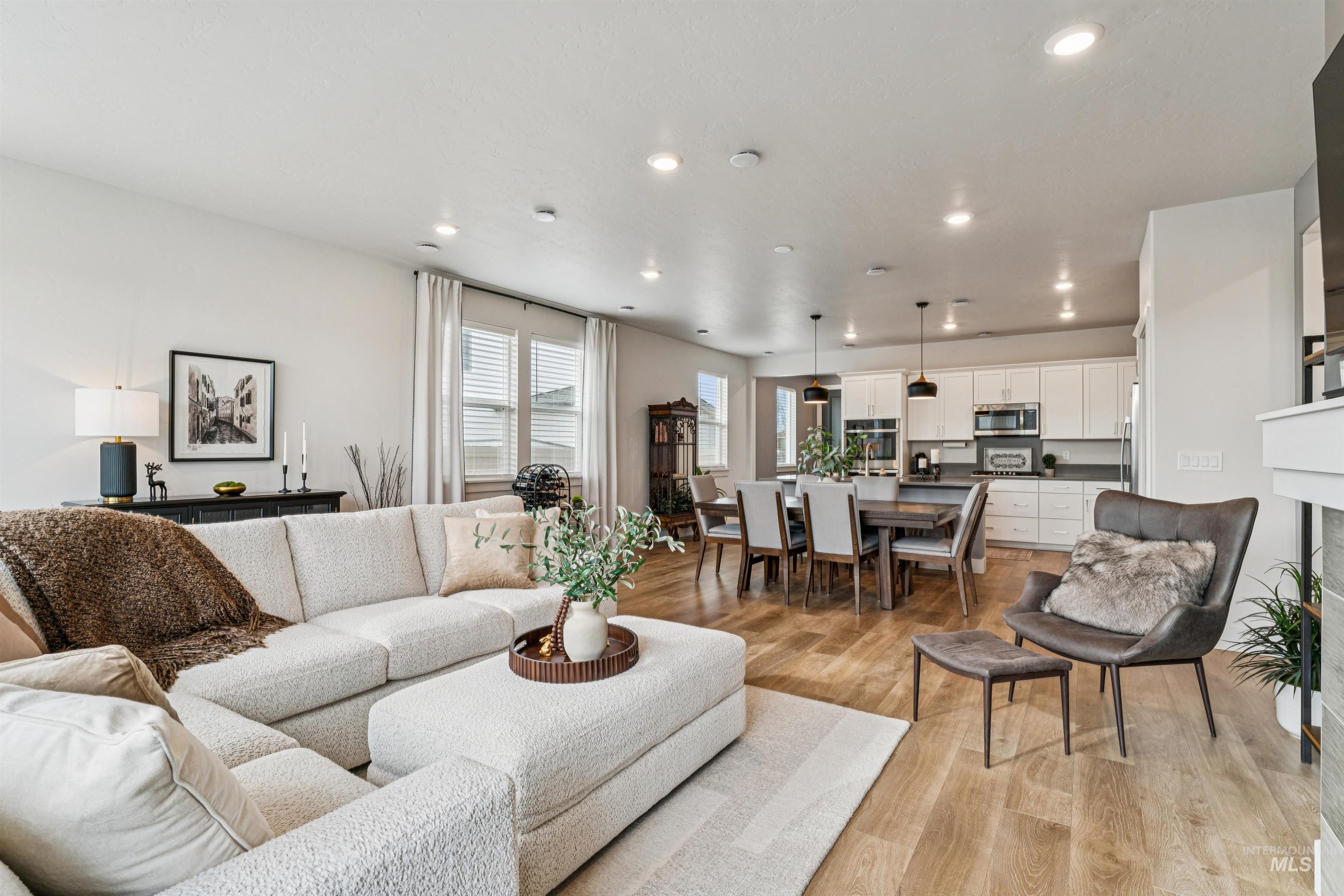 20284 Carbondale Ave, Caldwell, Idaho 83605, 3 Bedrooms, 2 Bathrooms, Residential For Sale, Price $429,990, 98978610