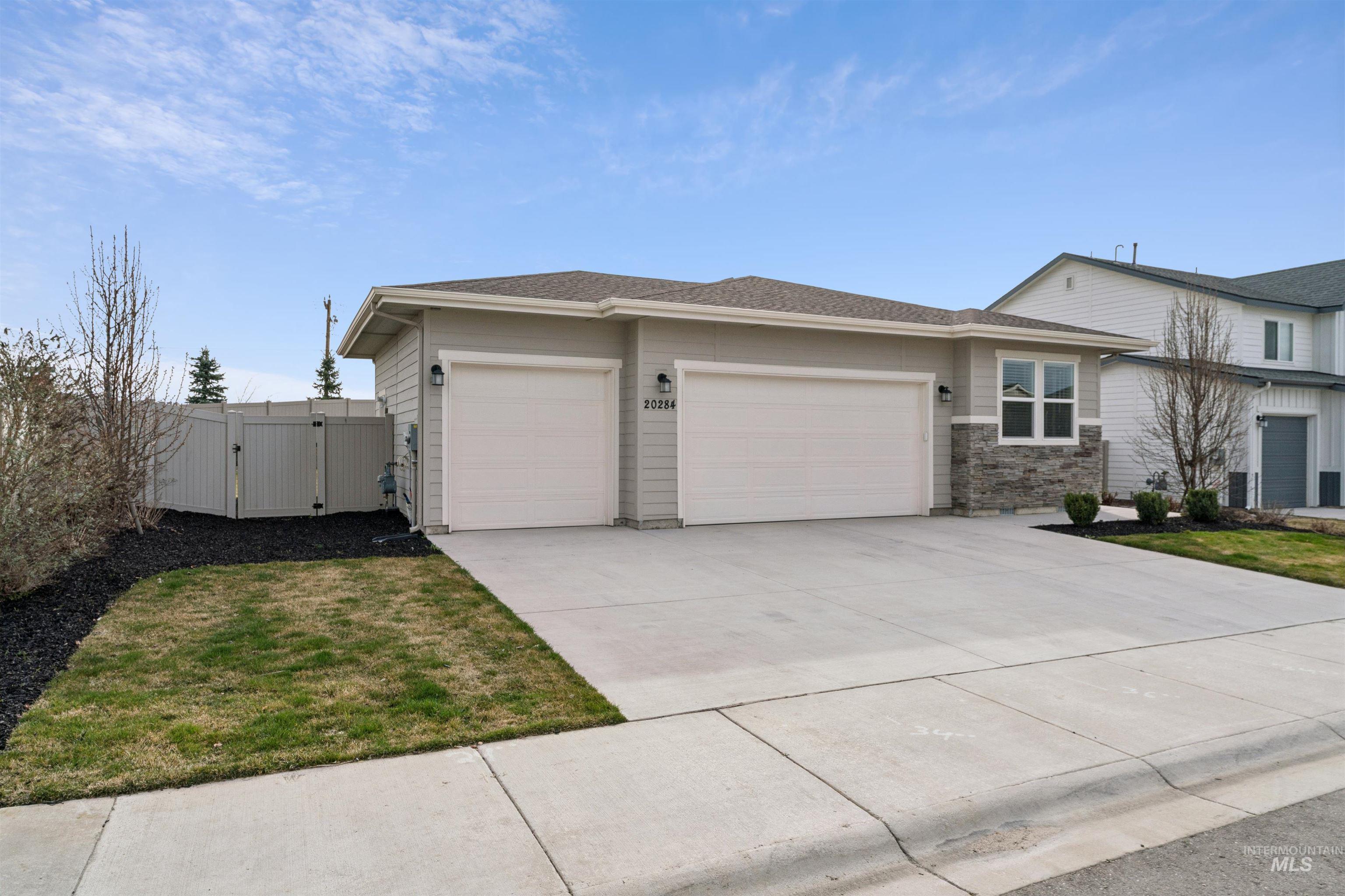 20284 Carbondale Ave, Caldwell, Idaho 83605, 3 Bedrooms, 2 Bathrooms, Residential For Sale, Price $429,990, 98978610