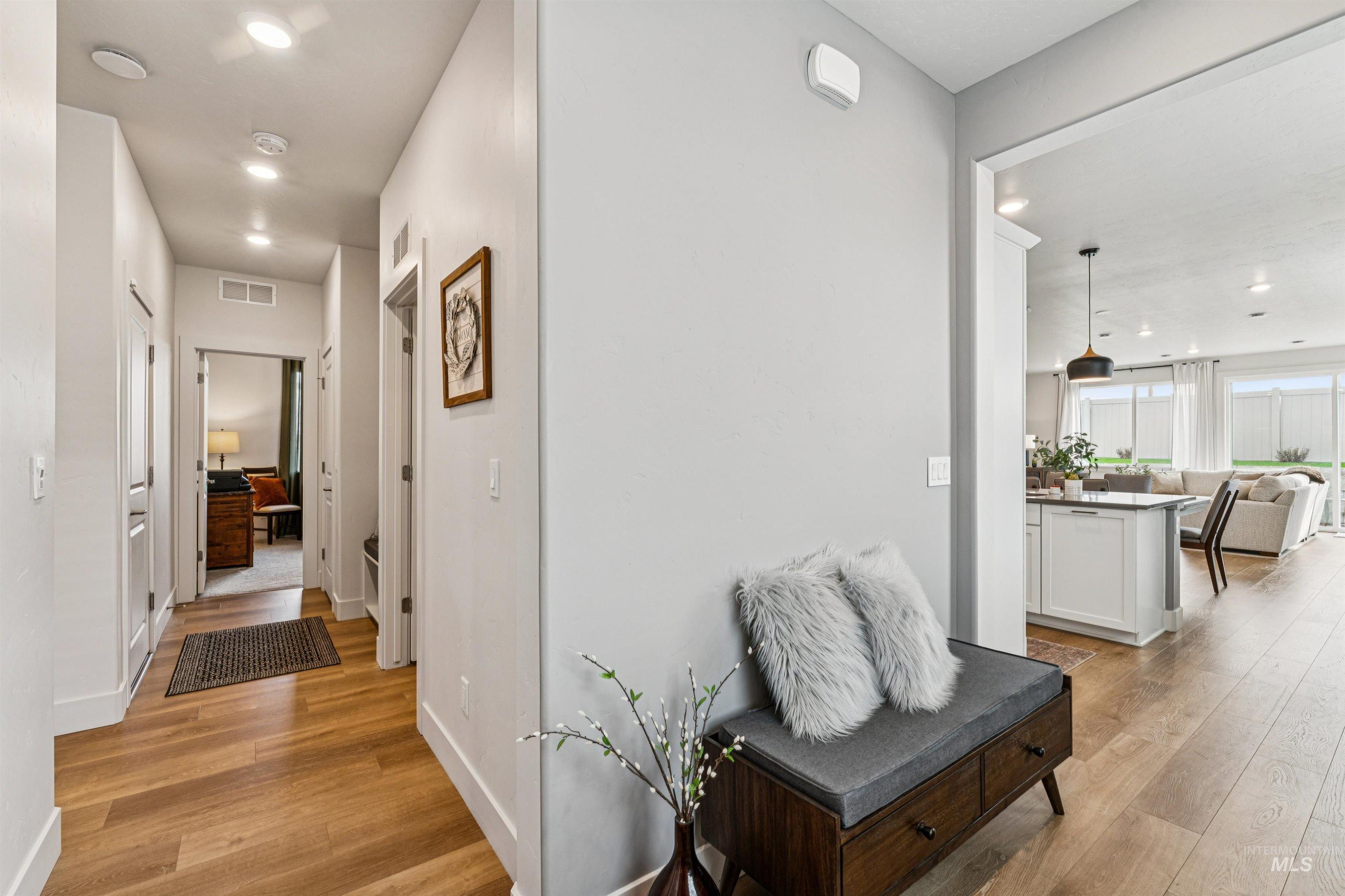 20284 Carbondale Ave, Caldwell, Idaho 83605, 3 Bedrooms, 2 Bathrooms, Residential For Sale, Price $429,990, 98978610