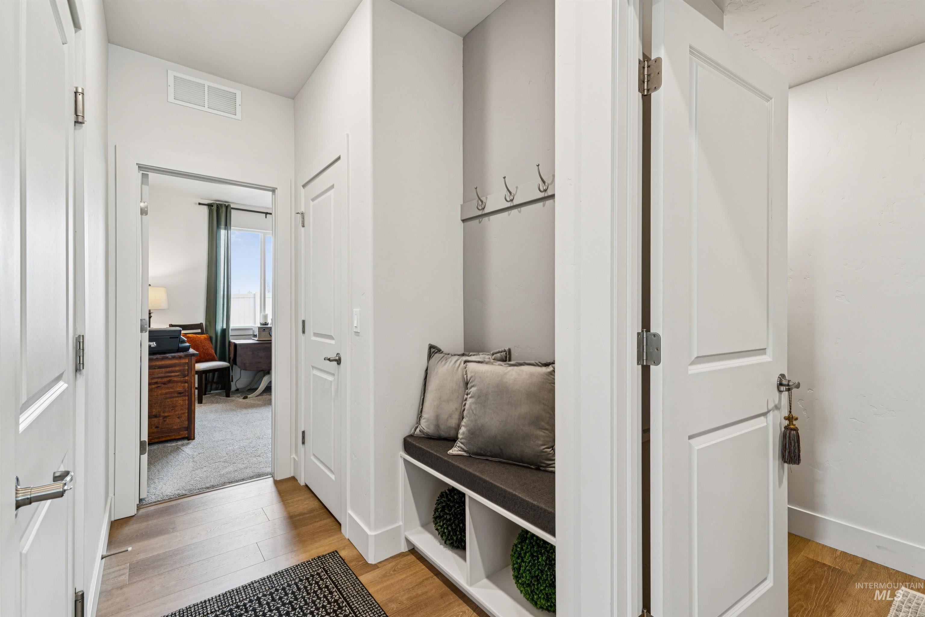 20284 Carbondale Ave, Caldwell, Idaho 83605, 3 Bedrooms, 2 Bathrooms, Residential For Sale, Price $429,990, 98978610