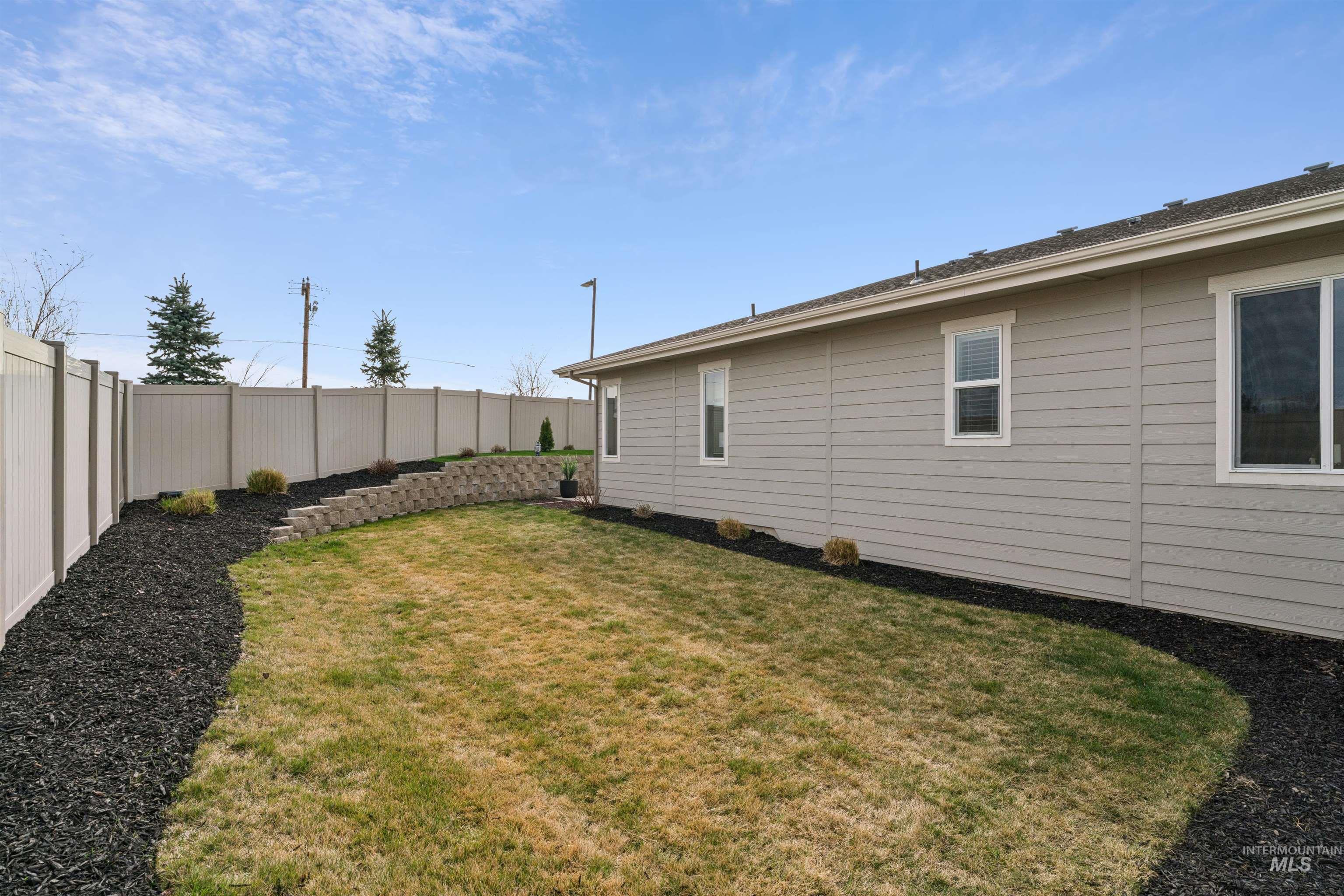 20284 Carbondale Ave, Caldwell, Idaho 83605, 3 Bedrooms, 2 Bathrooms, Residential For Sale, Price $429,990, 98978610