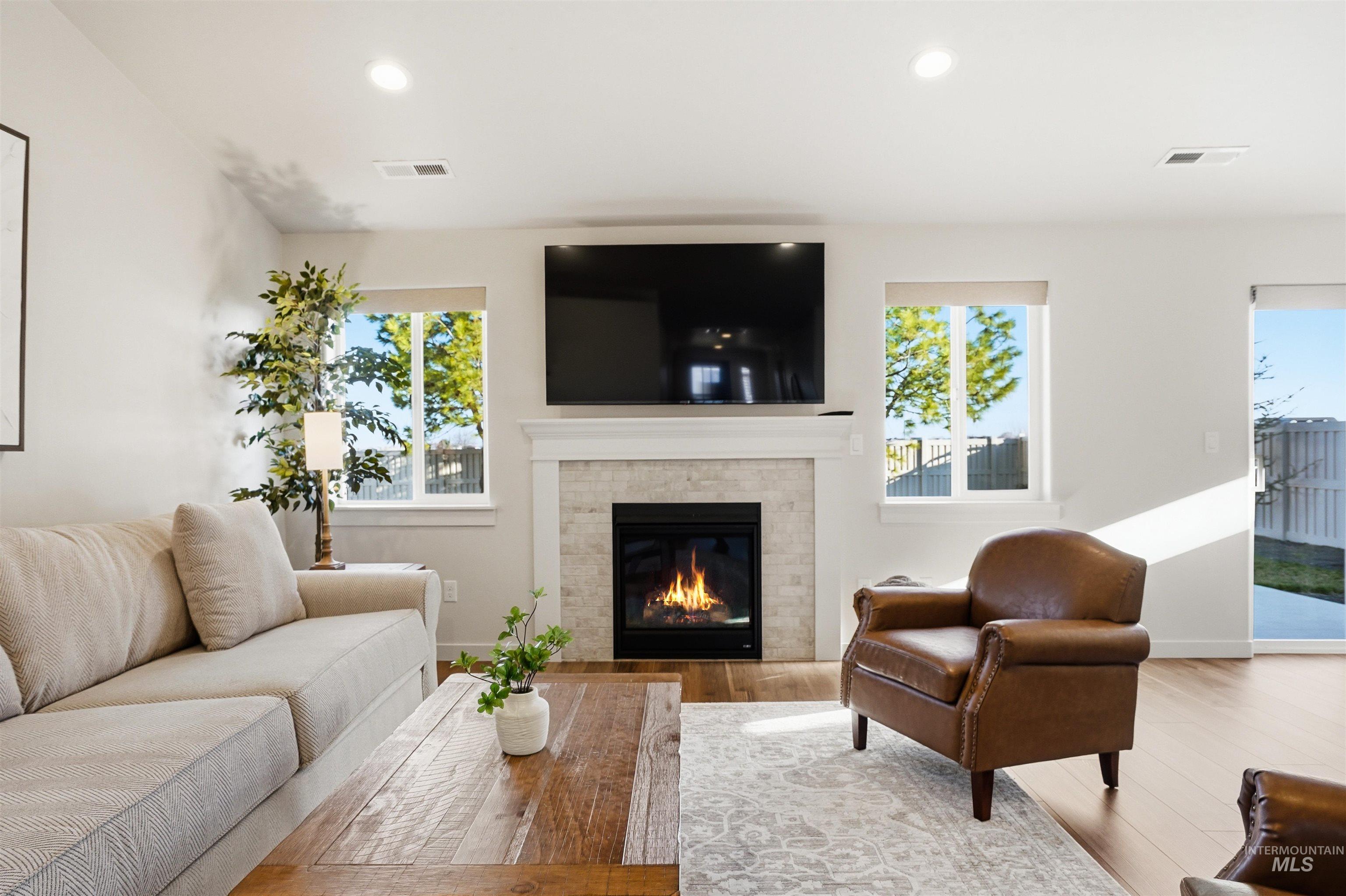 1314 Jupiter St, Middleton, Idaho 83644, 3 Bedrooms, 2 Bathrooms, Residential For Sale, Price $427,000, 98978611