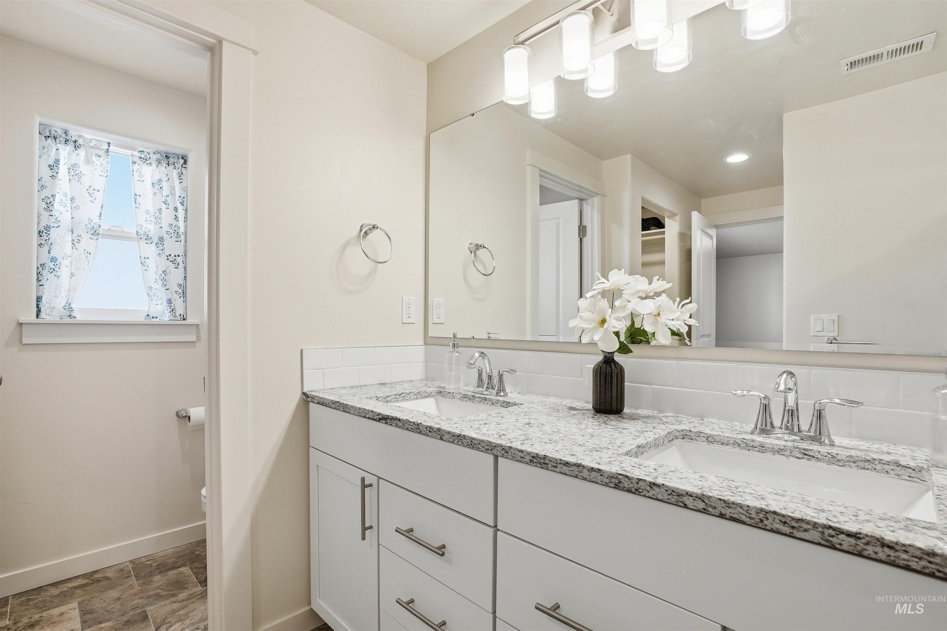 1314 Jupiter St, Middleton, Idaho 83644, 3 Bedrooms, 2 Bathrooms, Residential For Sale, Price $427,000, 98978611