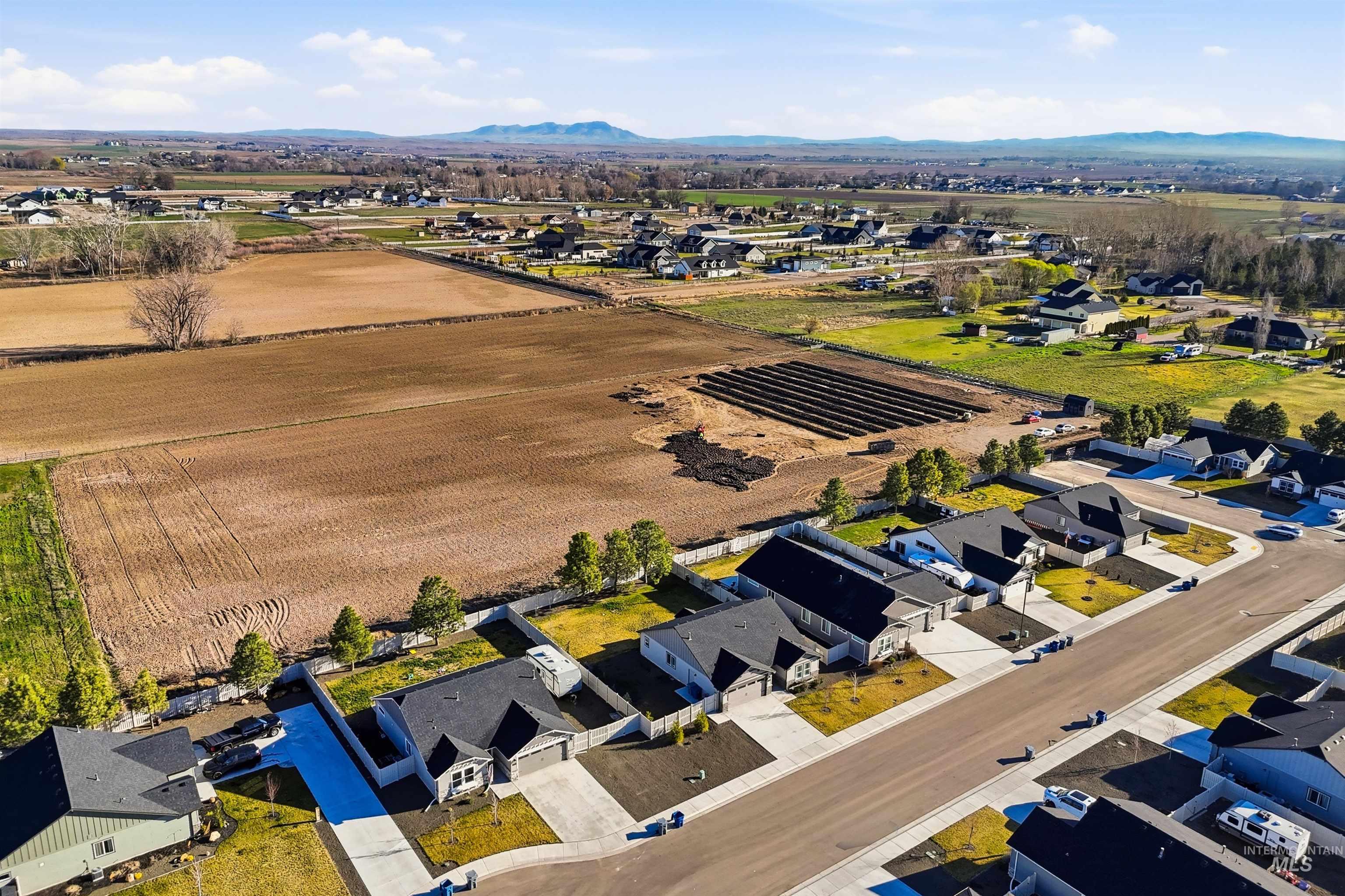 1314 Jupiter St, Middleton, Idaho 83644, 3 Bedrooms, 2 Bathrooms, Residential For Sale, Price $427,000, 98978611