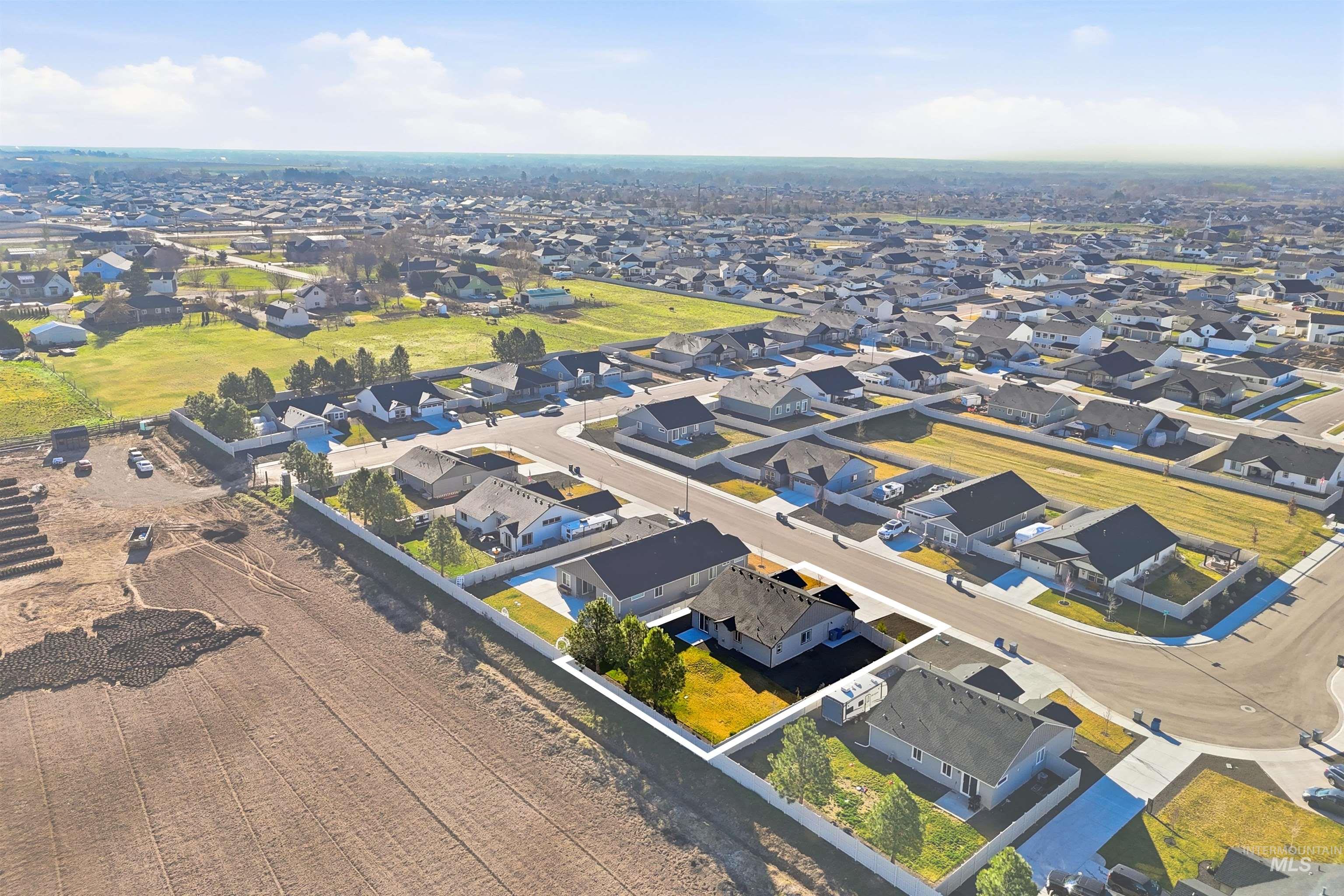 1314 Jupiter St, Middleton, Idaho 83644, 3 Bedrooms, 2 Bathrooms, Residential For Sale, Price $427,000, 98978611