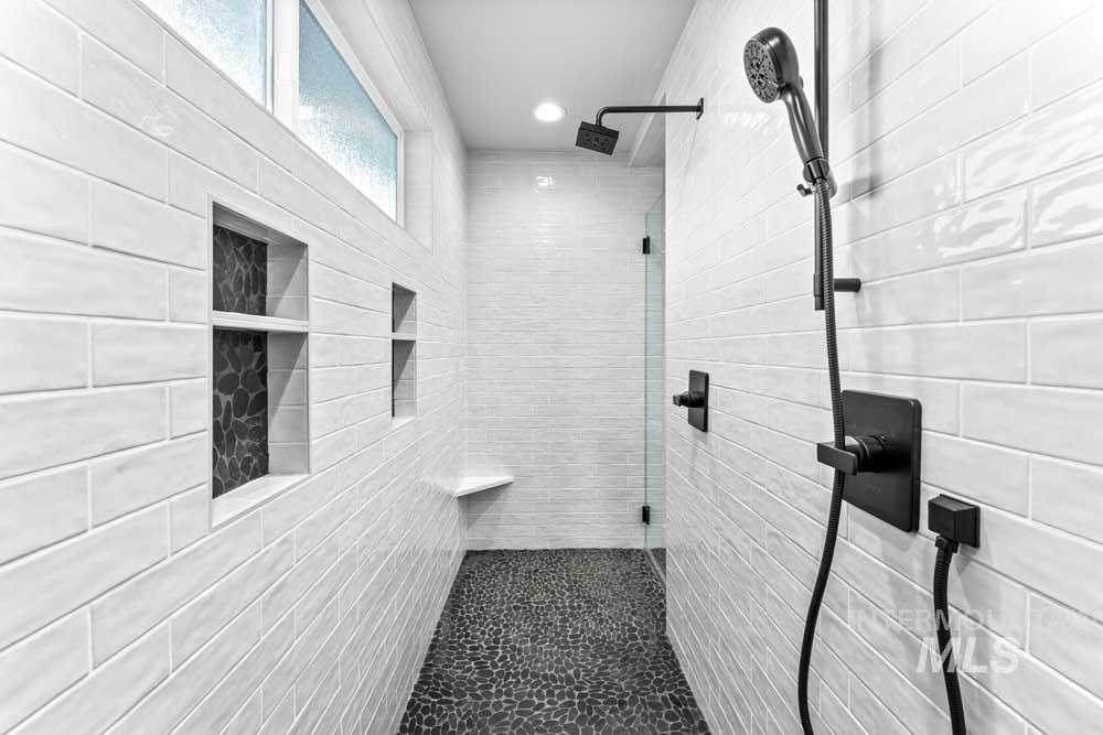 870 N Creekwater, Eagle, Idaho 83616, 3 Bedrooms, 3.5 Bathrooms, Residential For Sale, Price $1,249,999, 98978612