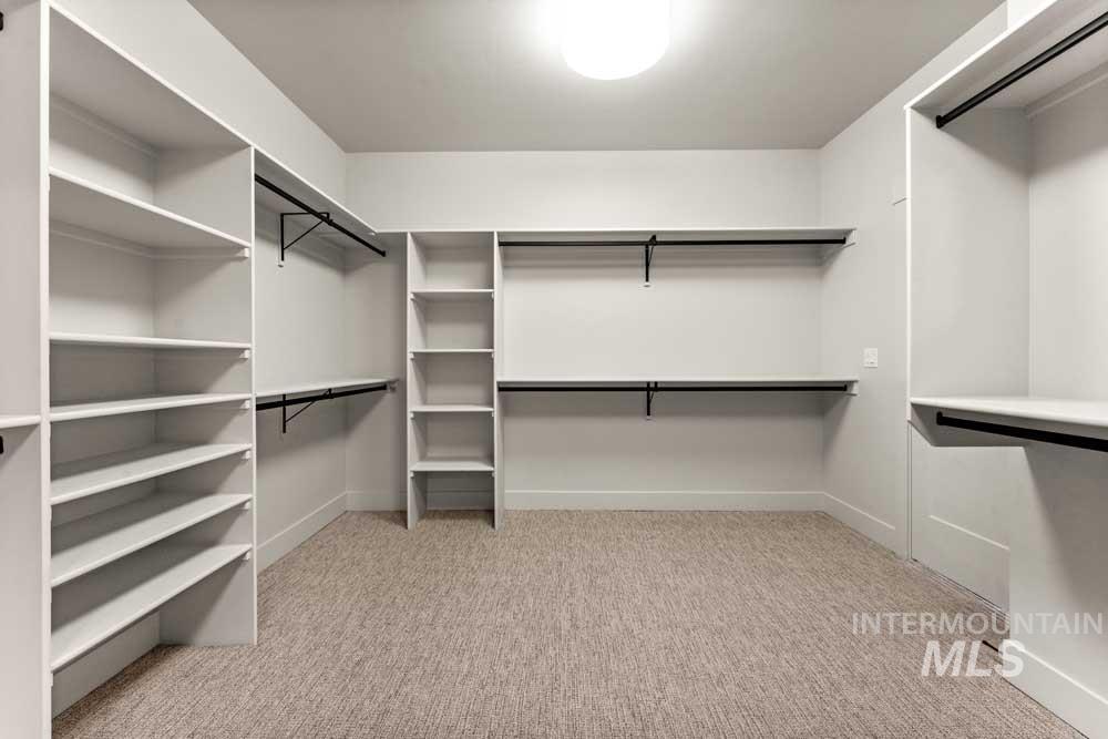 870 N Creekwater, Eagle, Idaho 83616, 3 Bedrooms, 3.5 Bathrooms, Residential For Sale, Price $1,249,999, 98978612