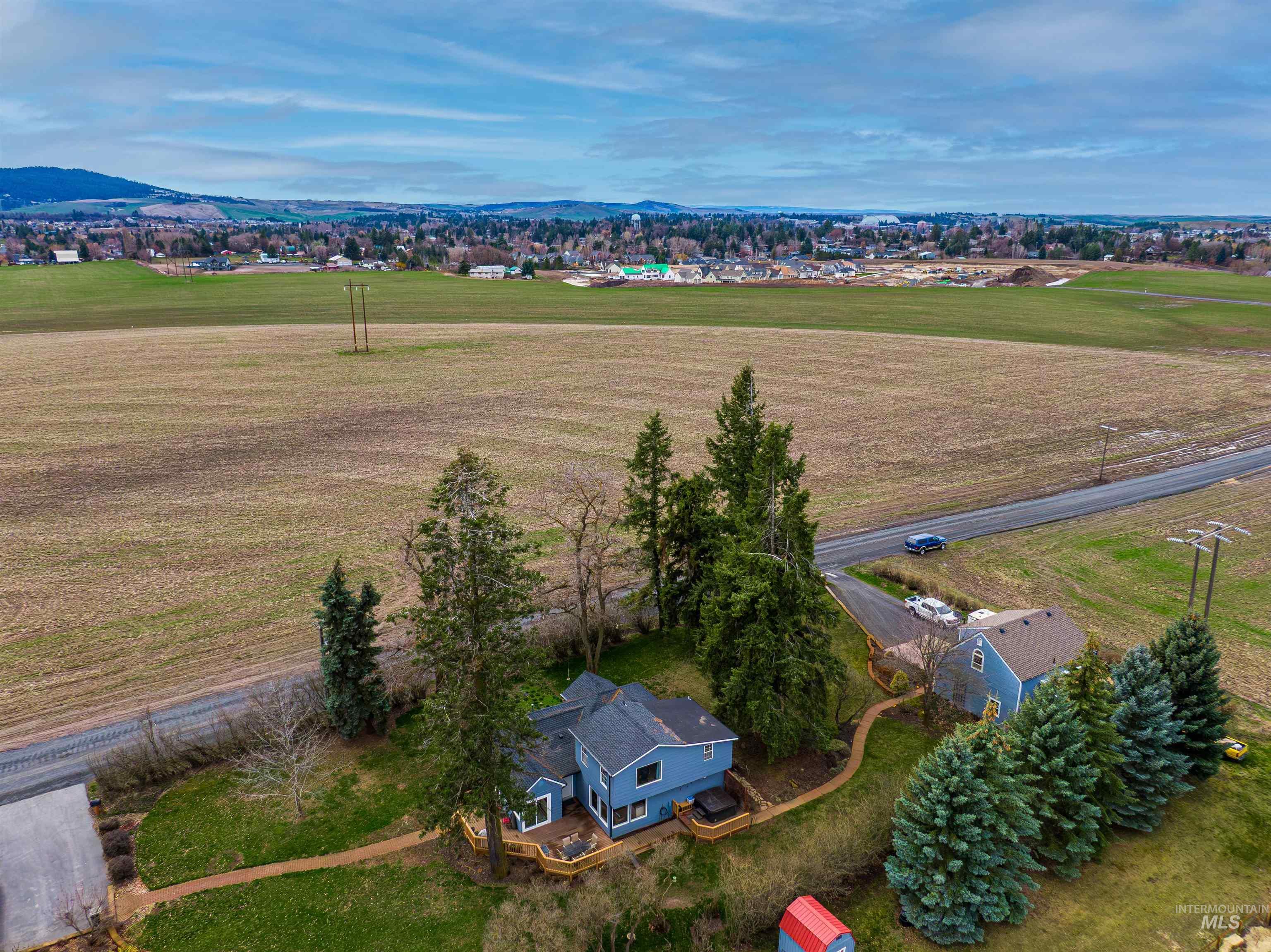 2210 Trail Rd, Moscow, Idaho 83843, 3 Bedrooms, 2 Bathrooms, Residential For Sale, Price $749,000,MLS 98978613