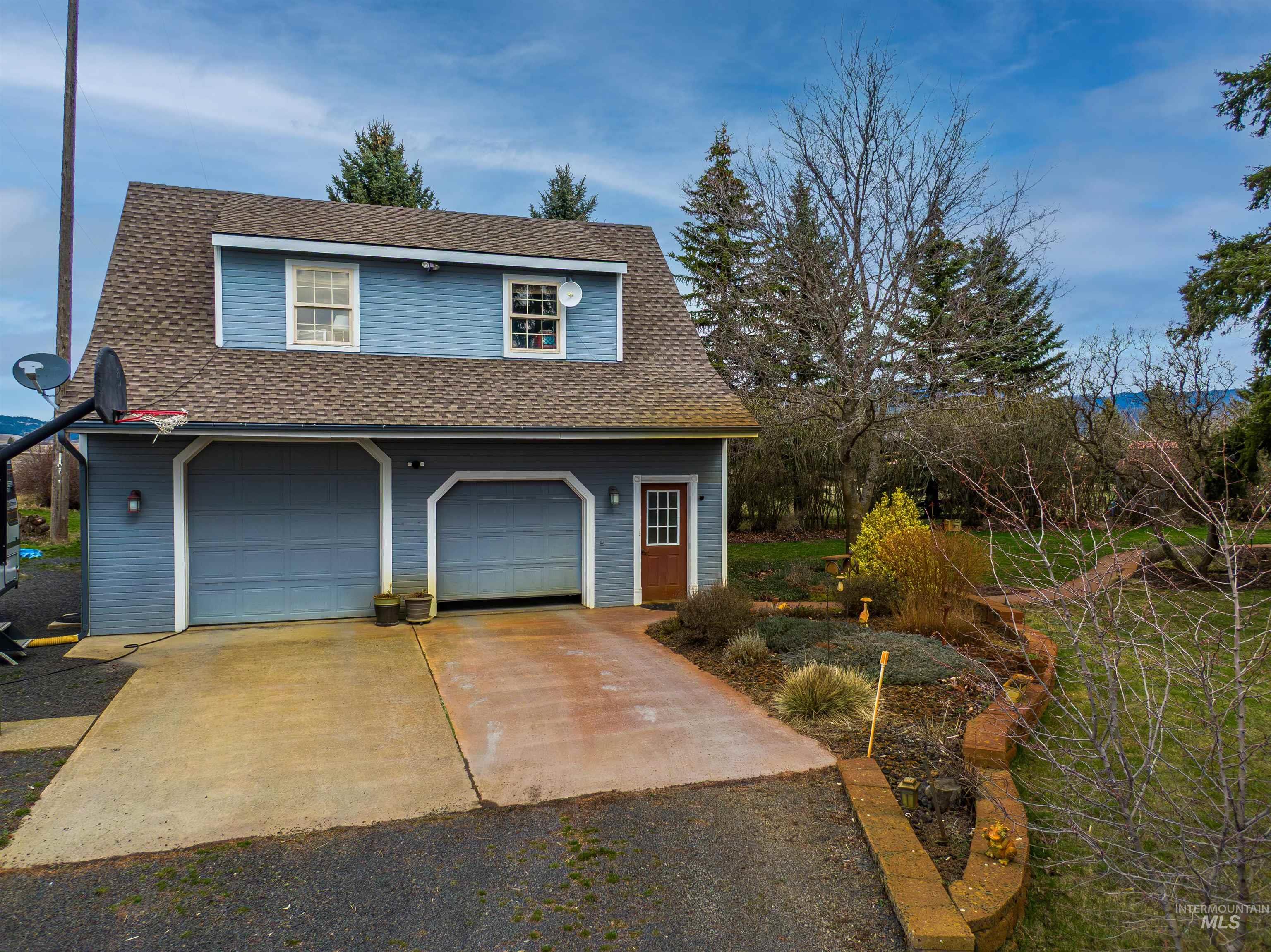 2210 Trail Rd, Moscow, Idaho 83843, 3 Bedrooms, 2 Bathrooms, Residential For Sale, Price $749,000,MLS 98978613