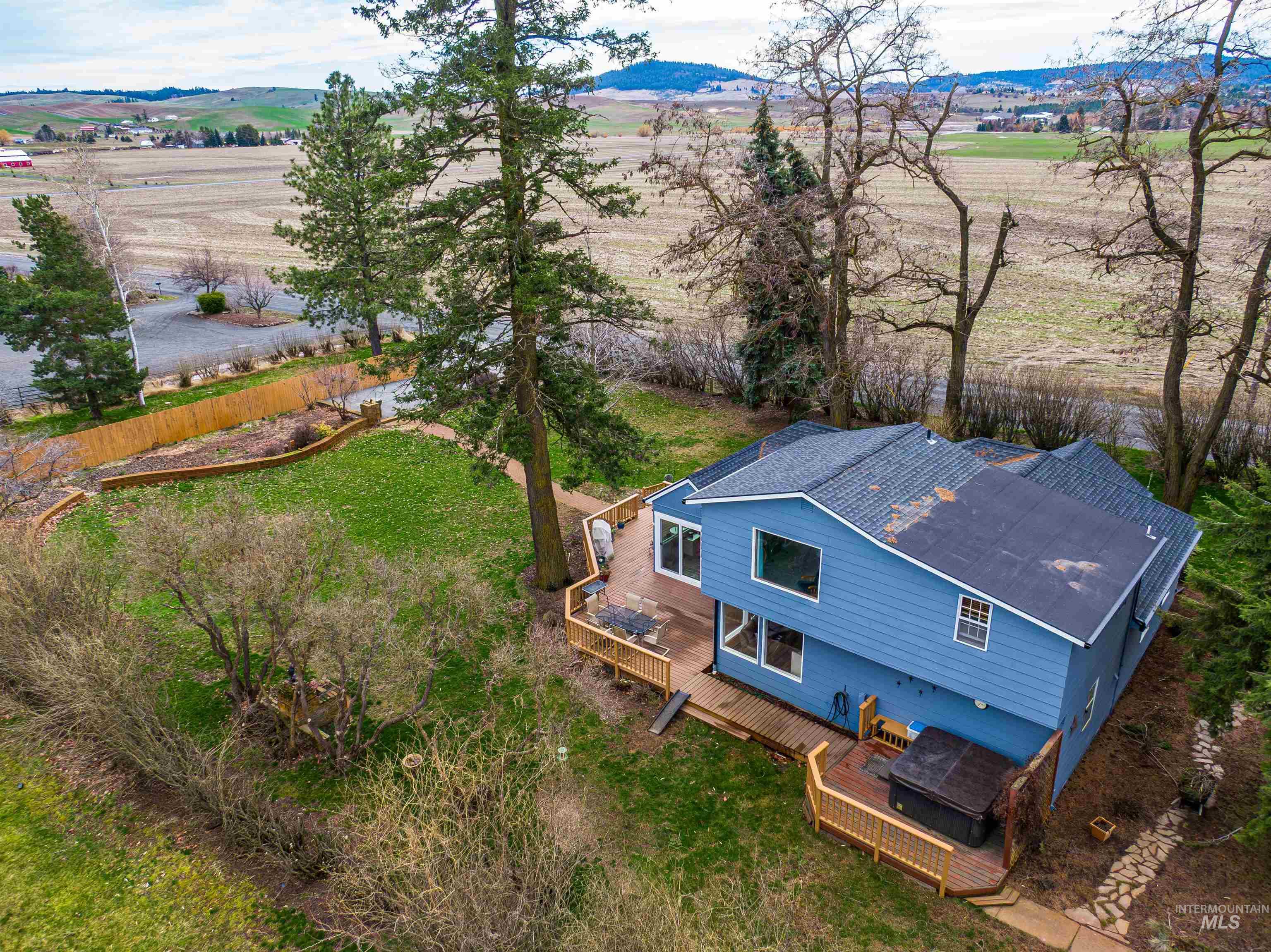 2210 Trail Rd, Moscow, Idaho 83843, 3 Bedrooms, 2 Bathrooms, Residential For Sale, Price $749,000,MLS 98978613