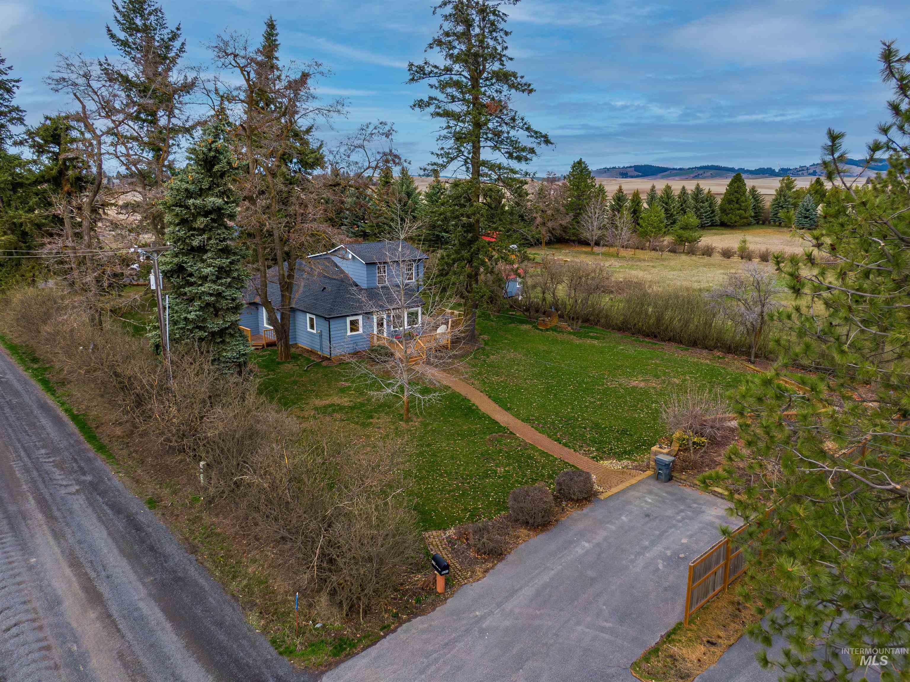 2210 Trail Rd, Moscow, Idaho 83843, 3 Bedrooms, 2 Bathrooms, Residential For Sale, Price $749,000,MLS 98978613