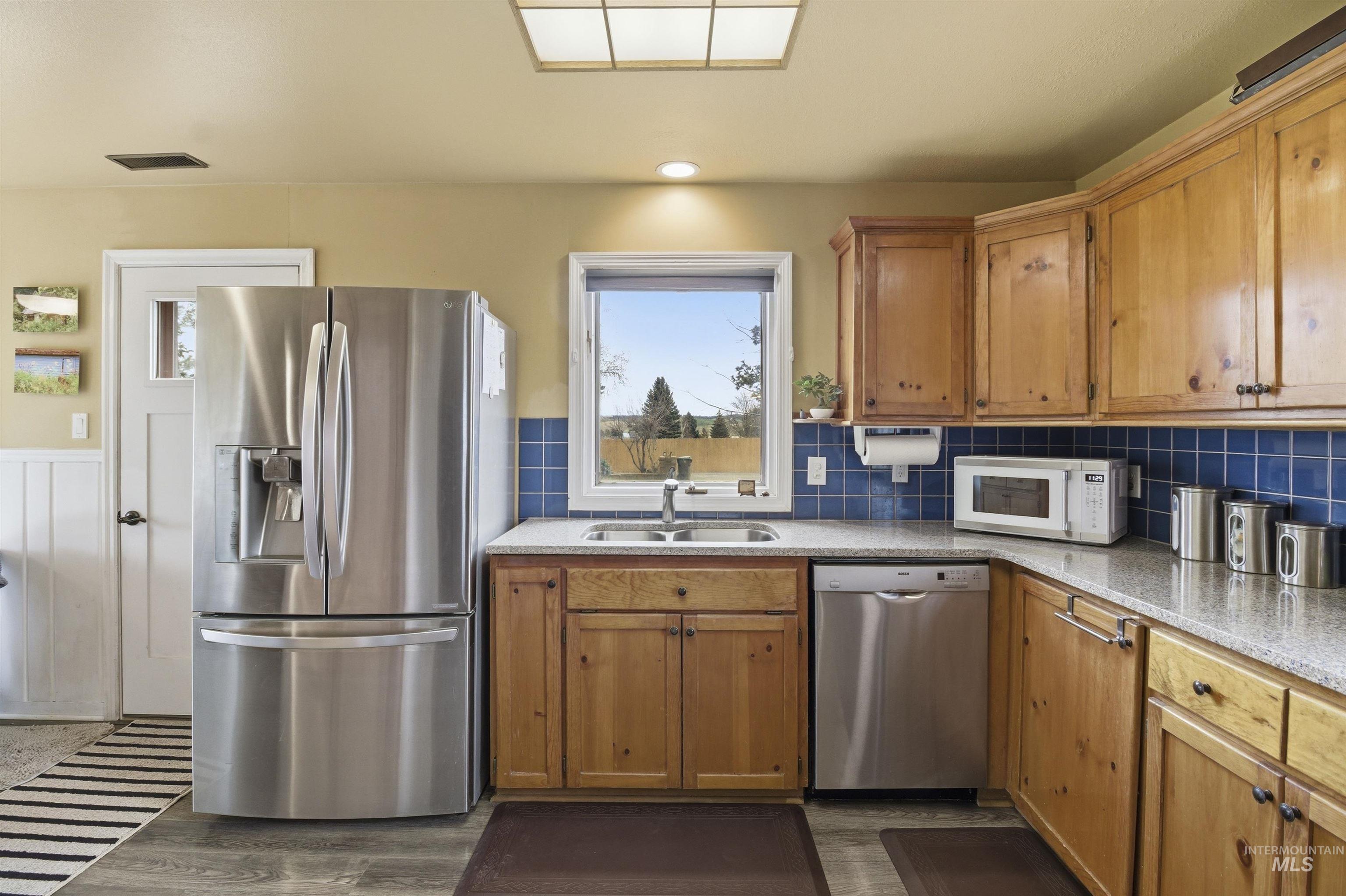 2210 Trail Rd, Moscow, Idaho 83843, 3 Bedrooms, 2 Bathrooms, Residential For Sale, Price $749,000,MLS 98978613