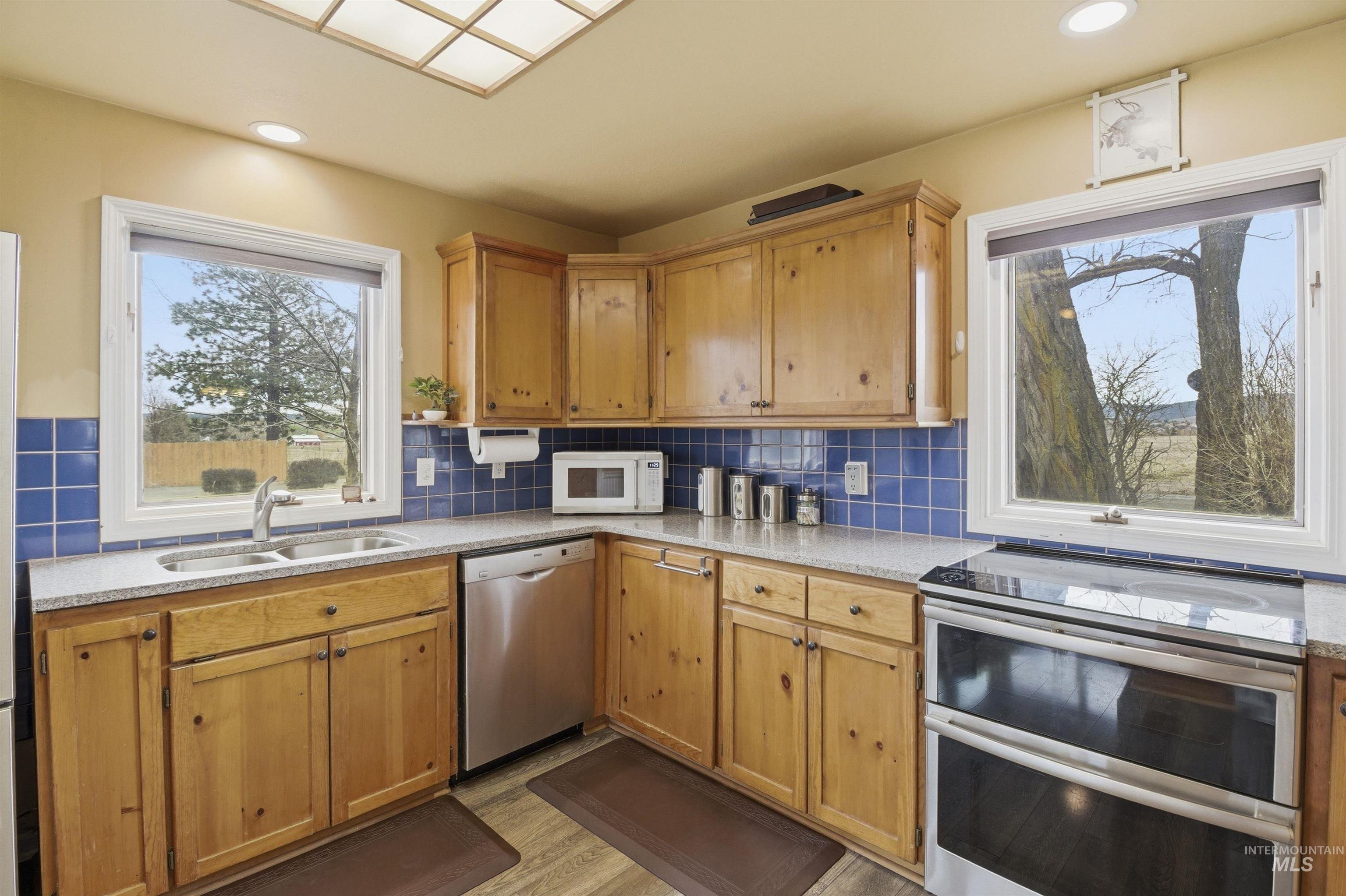 2210 Trail Rd, Moscow, Idaho 83843, 3 Bedrooms, 2 Bathrooms, Residential For Sale, Price $749,000,MLS 98978613