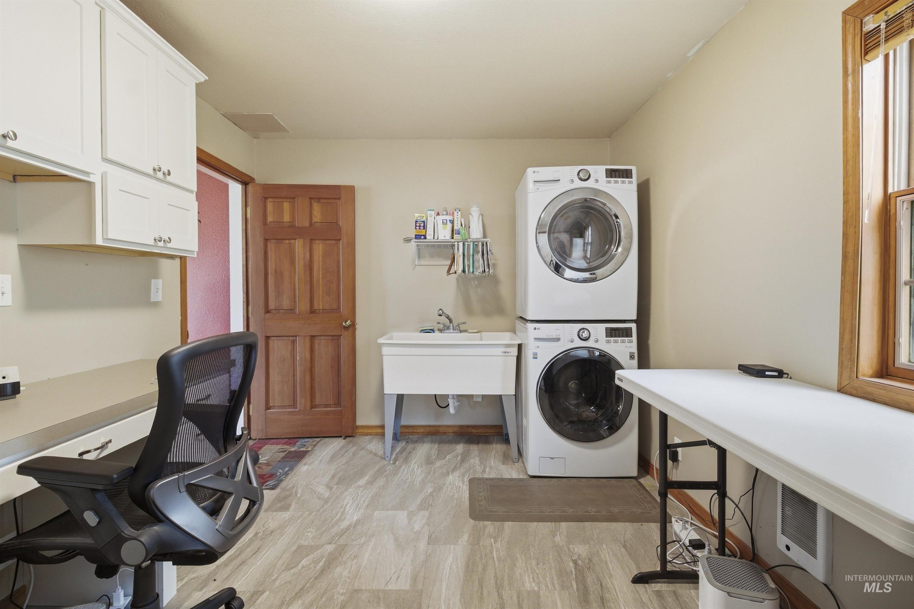 2210 Trail Rd, Moscow, Idaho 83843, 3 Bedrooms, 2 Bathrooms, Residential For Sale, Price $749,000,MLS 98978613