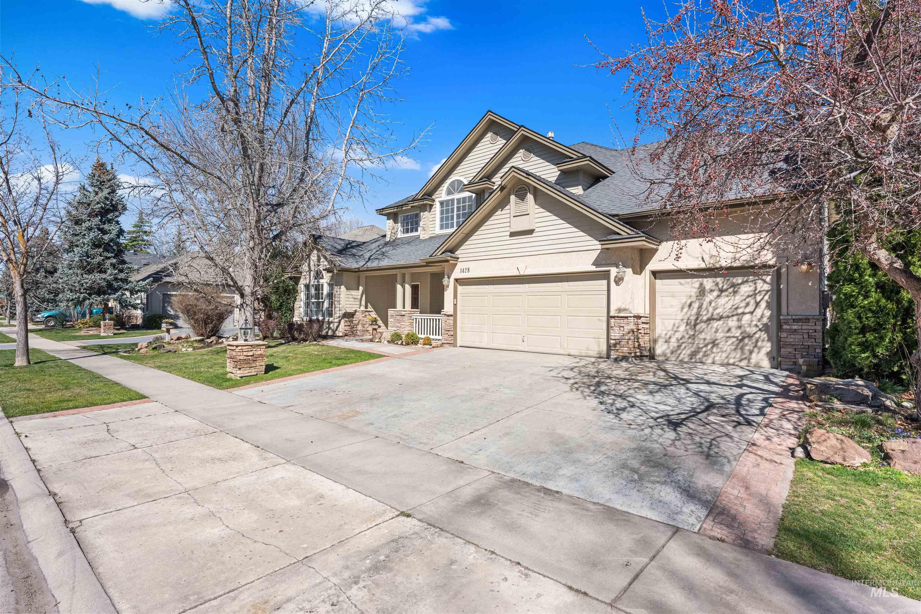 1428 S Island Glenn Way, Eagle, Idaho 83616, 4 Bedrooms, 2.5 Bathrooms, Residential For Sale, Price $774,900,MLS 98978615