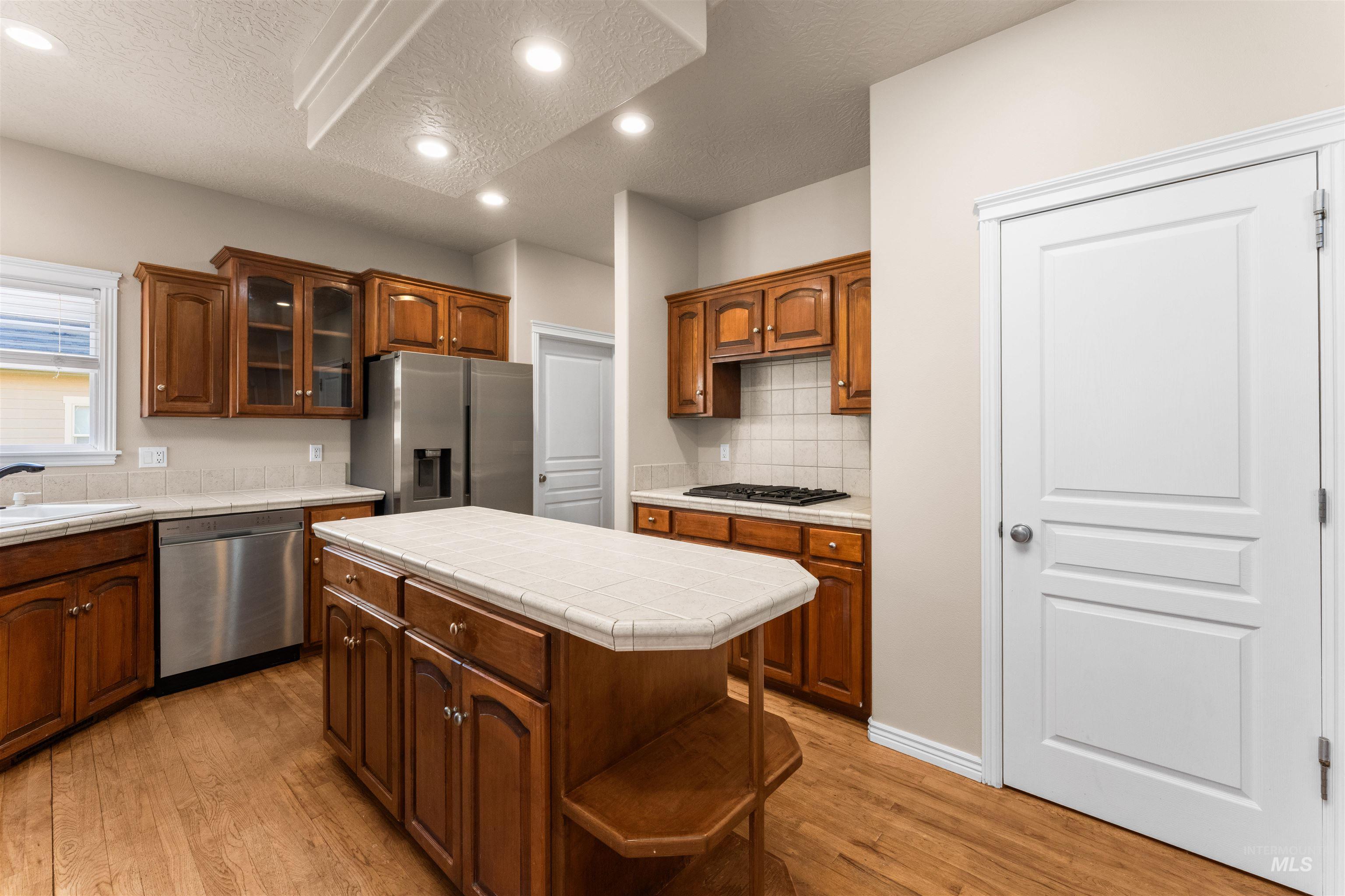 1428 S Island Glenn Way, Eagle, Idaho 83616, 4 Bedrooms, 2.5 Bathrooms, Residential For Sale, Price $745,000, 98978615