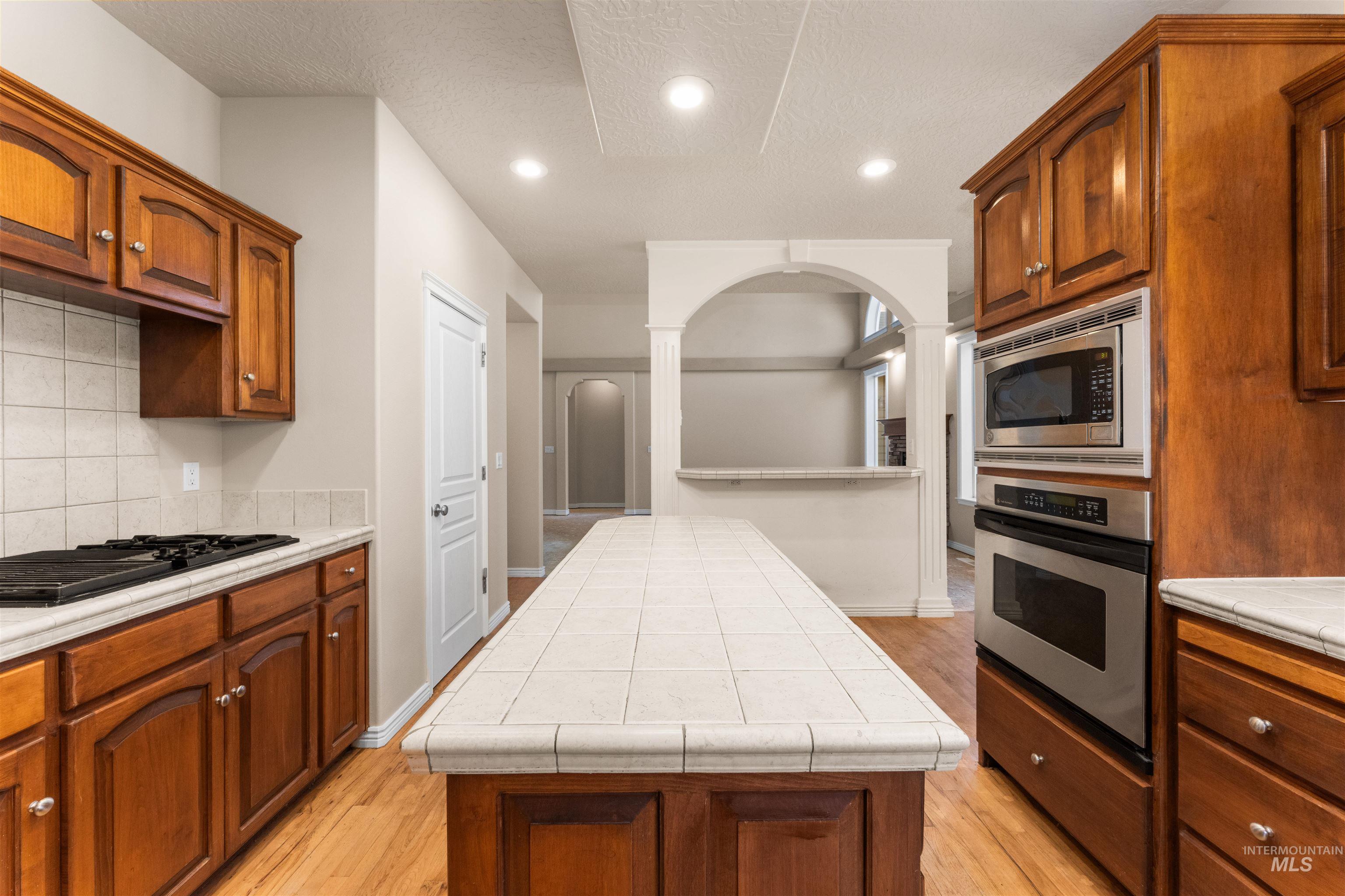 1428 S Island Glenn Way, Eagle, Idaho 83616, 4 Bedrooms, 2.5 Bathrooms, Residential For Sale, Price $809,000, 98978615