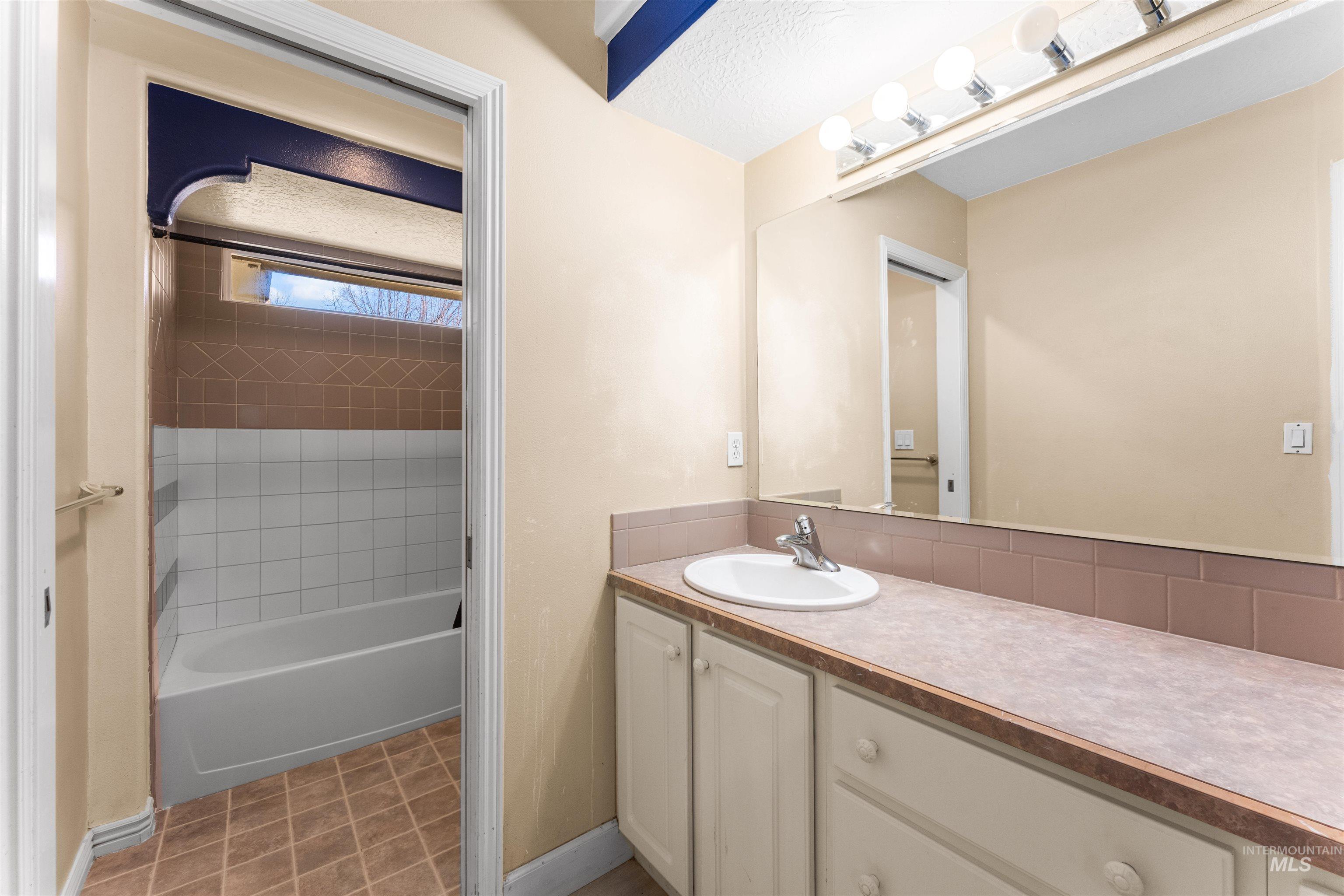 1428 S Island Glenn Way, Eagle, Idaho 83616, 4 Bedrooms, 2.5 Bathrooms, Residential For Sale, Price $809,000, 98978615