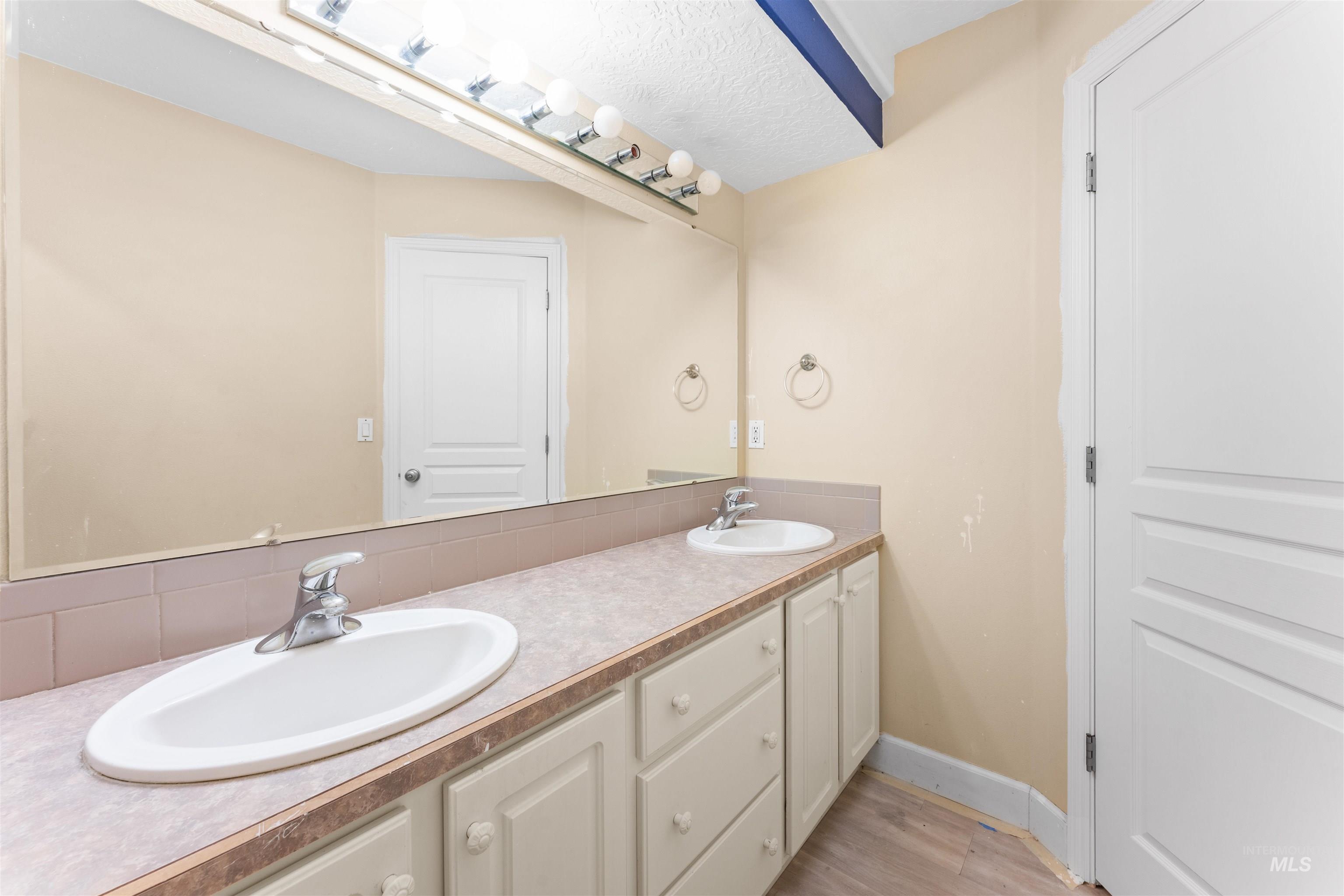 1428 S Island Glenn Way, Eagle, Idaho 83616, 4 Bedrooms, 2.5 Bathrooms, Residential For Sale, Price $809,000, 98978615