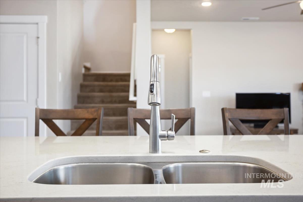 3729 S Maple Ridge Ave, Nampa, Idaho 83686-3902, 6 Bedrooms, 4 Bathrooms, Residential For Sale, Price $565,000, 98978618