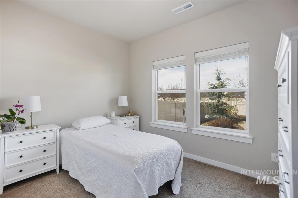 3729 S Maple Ridge Ave, Nampa, Idaho 83686-3902, 6 Bedrooms, 4 Bathrooms, Residential For Sale, Price $565,000, 98978618