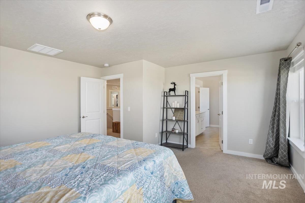 3729 S Maple Ridge Ave, Nampa, Idaho 83686-3902, 6 Bedrooms, 4 Bathrooms, Residential For Sale, Price $565,000, 98978618