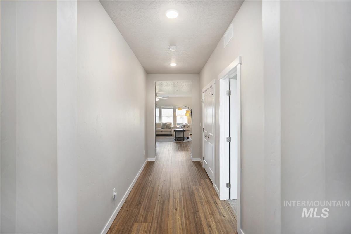 3729 S Maple Ridge Ave, Nampa, Idaho 83686-3902, 6 Bedrooms, 4 Bathrooms, Residential For Sale, Price $550,000,MLS 98978618