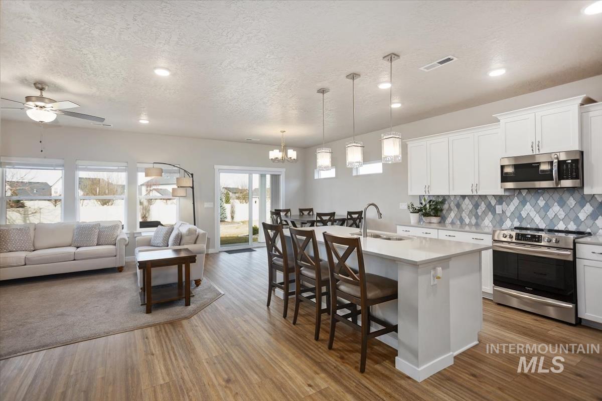 3729 S Maple Ridge Ave, Nampa, Idaho 83686-3902, 6 Bedrooms, 4 Bathrooms, Residential For Sale, Price $565,000, 98978618