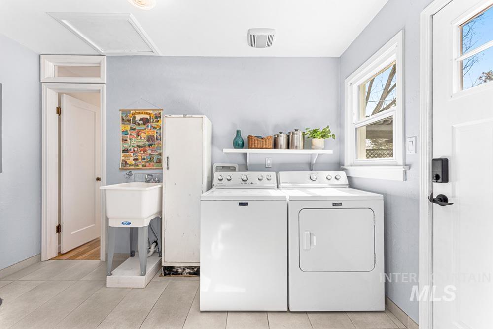 319 W Howe St, Boise, Idaho 83706, 2 Bedrooms, 1 Bathroom, Residential For Sale, Price $498,000, 98978620