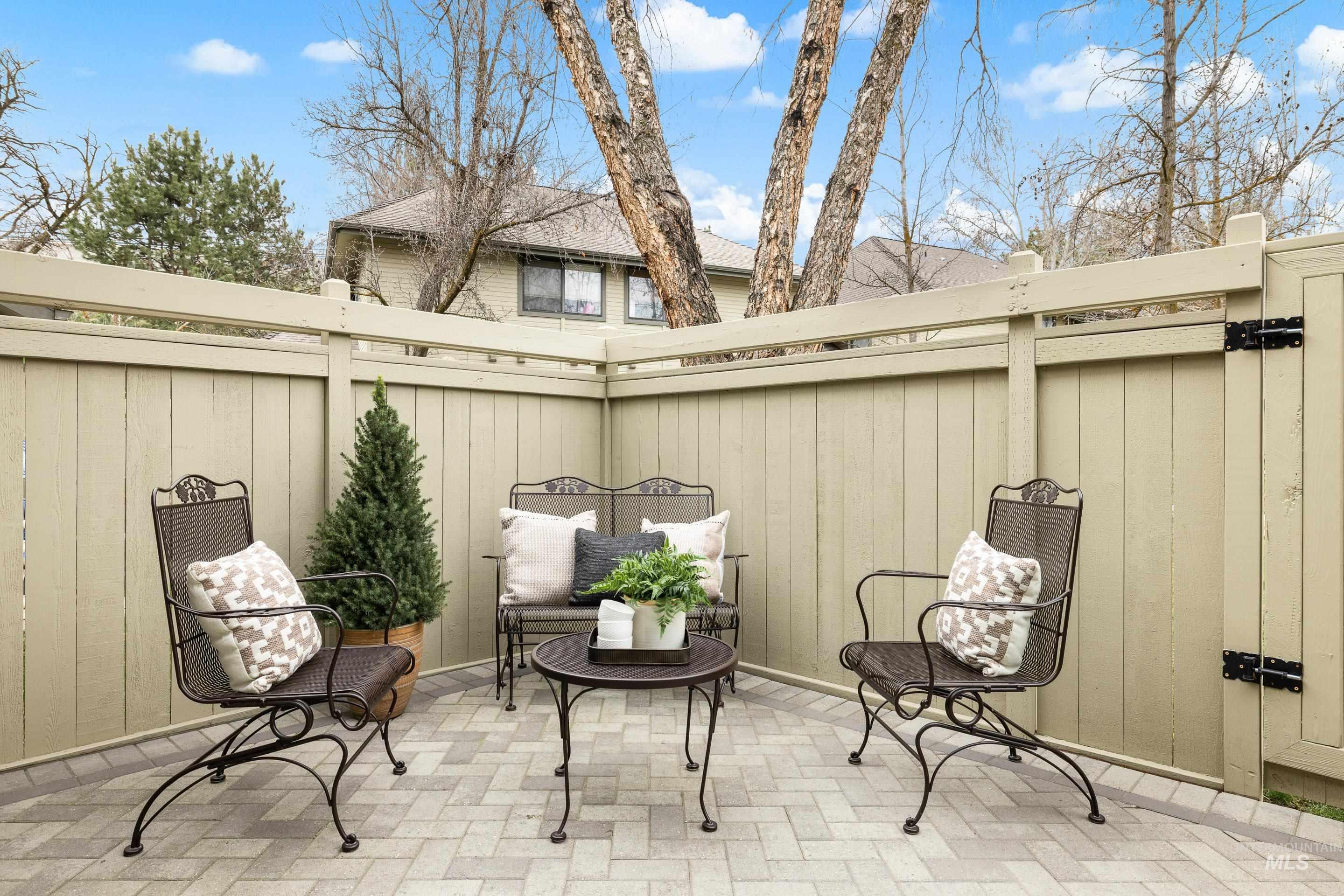 3639 S Gekeler Ln, Boise, Idaho 83706, 3 Bedrooms, 2 Bathrooms, Residential For Sale, Price $385,000, 98978622