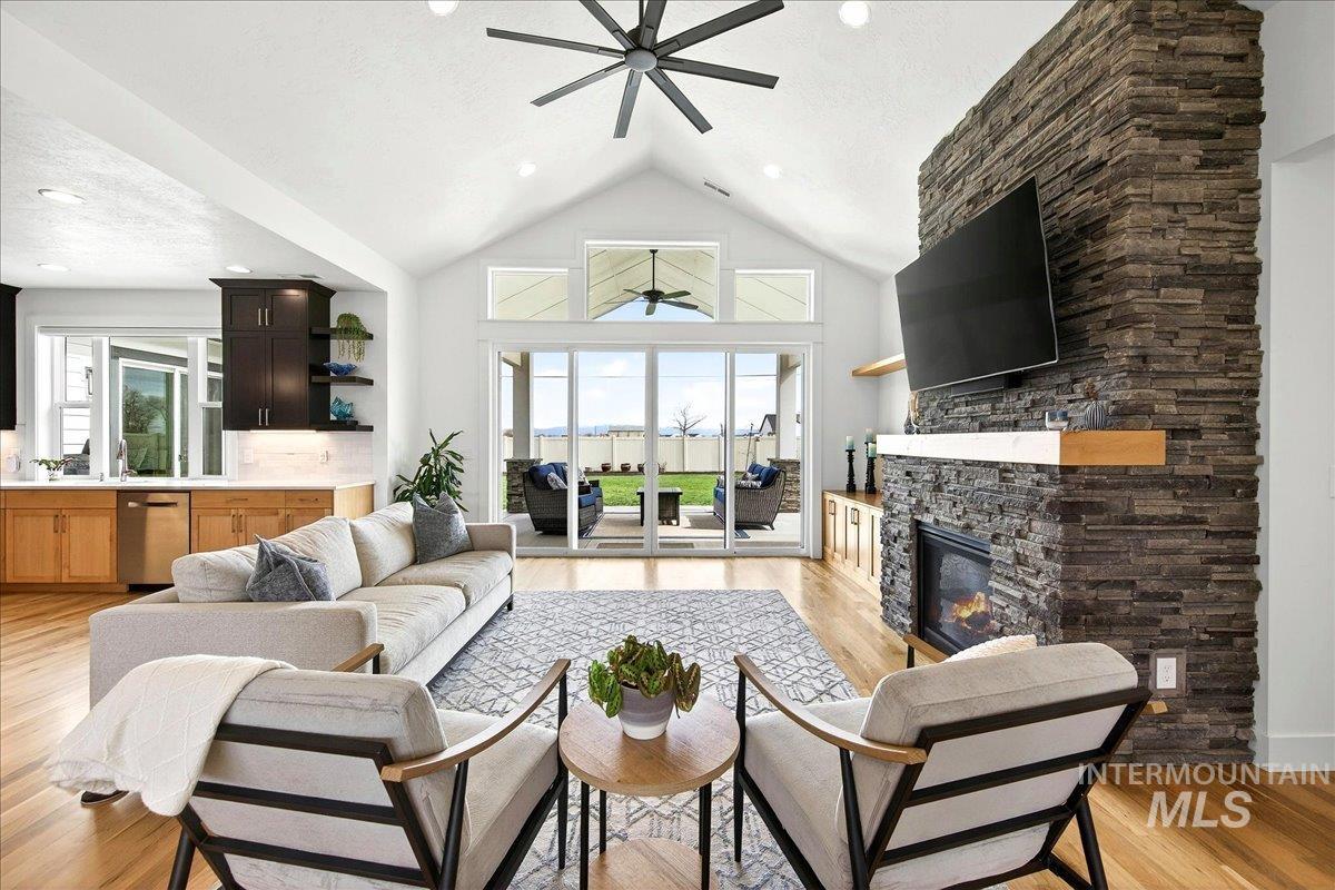 24792 Sienna Glenn, Middleton, Idaho 83644, 3 Bedrooms, 3 Bathrooms, Residential For Sale, Price $889,000, 98978624