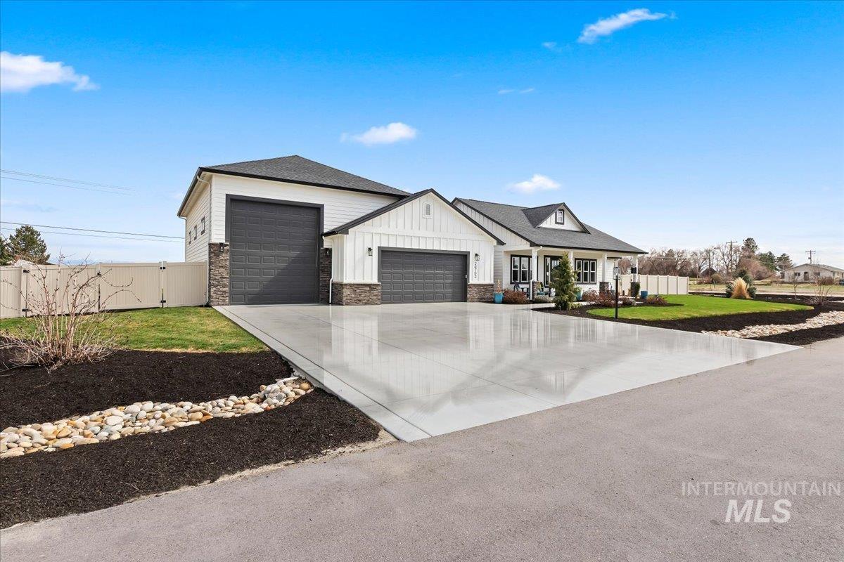 24792 Sienna Glenn, Middleton, Idaho 83644, 3 Bedrooms, 3 Bathrooms, Residential For Sale, Price $889,000, 98978624