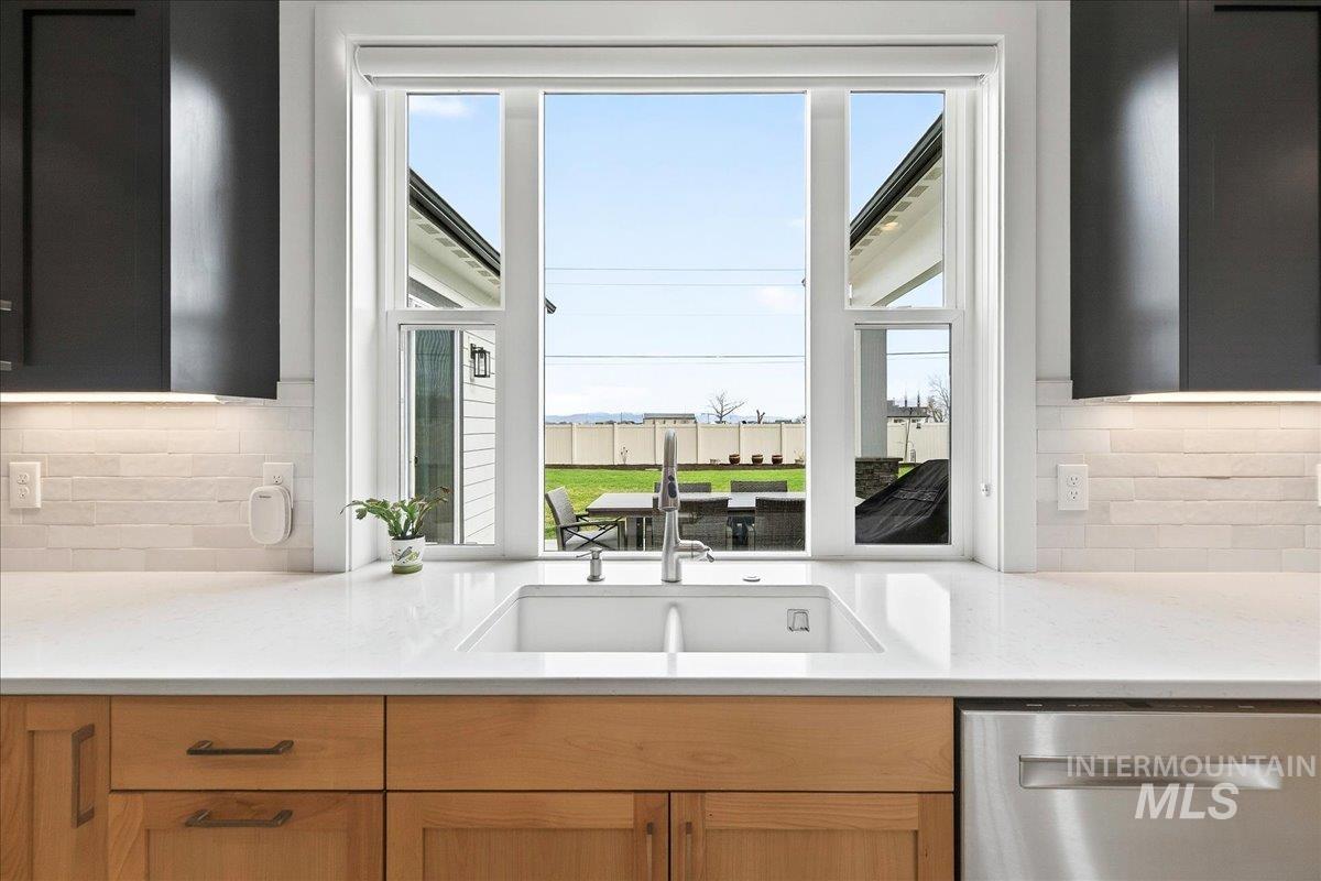 24792 Sienna Glenn, Middleton, Idaho 83644, 3 Bedrooms, 3 Bathrooms, Residential For Sale, Price $889,000, 98978624