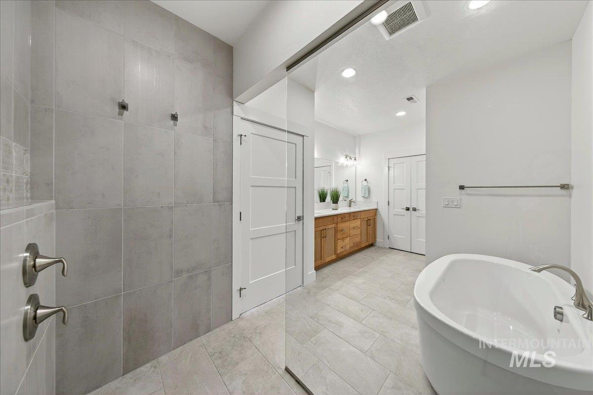 24792 Sienna Glenn, Middleton, Idaho 83644, 3 Bedrooms, 3 Bathrooms, Residential For Sale, Price $889,000, 98978624