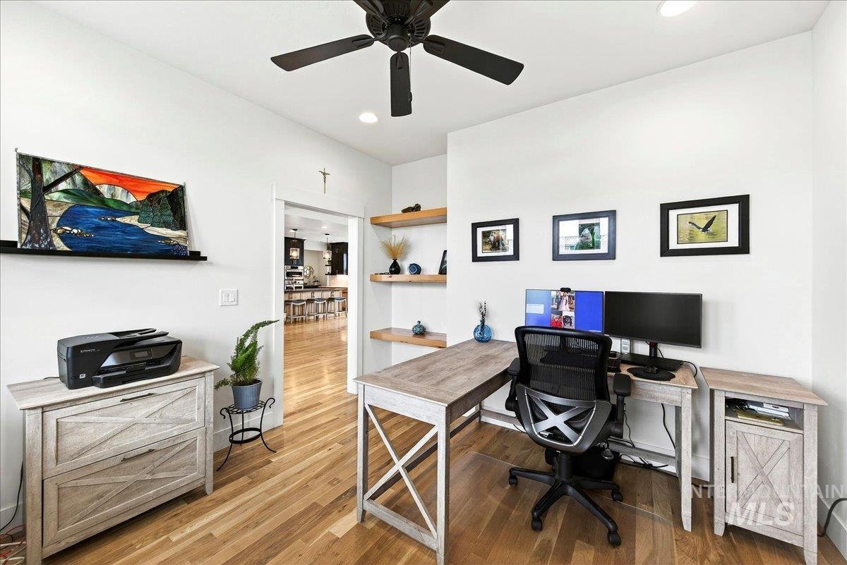 24792 Sienna Glenn, Middleton, Idaho 83644, 3 Bedrooms, 3 Bathrooms, Residential For Sale, Price $889,000, 98978624