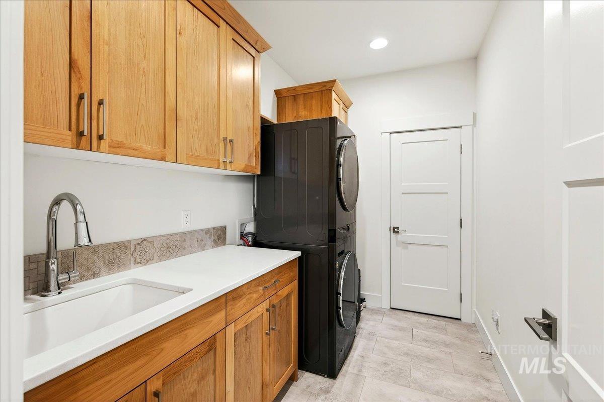 24792 Sienna Glenn, Middleton, Idaho 83644, 3 Bedrooms, 3 Bathrooms, Residential For Sale, Price $889,000, 98978624