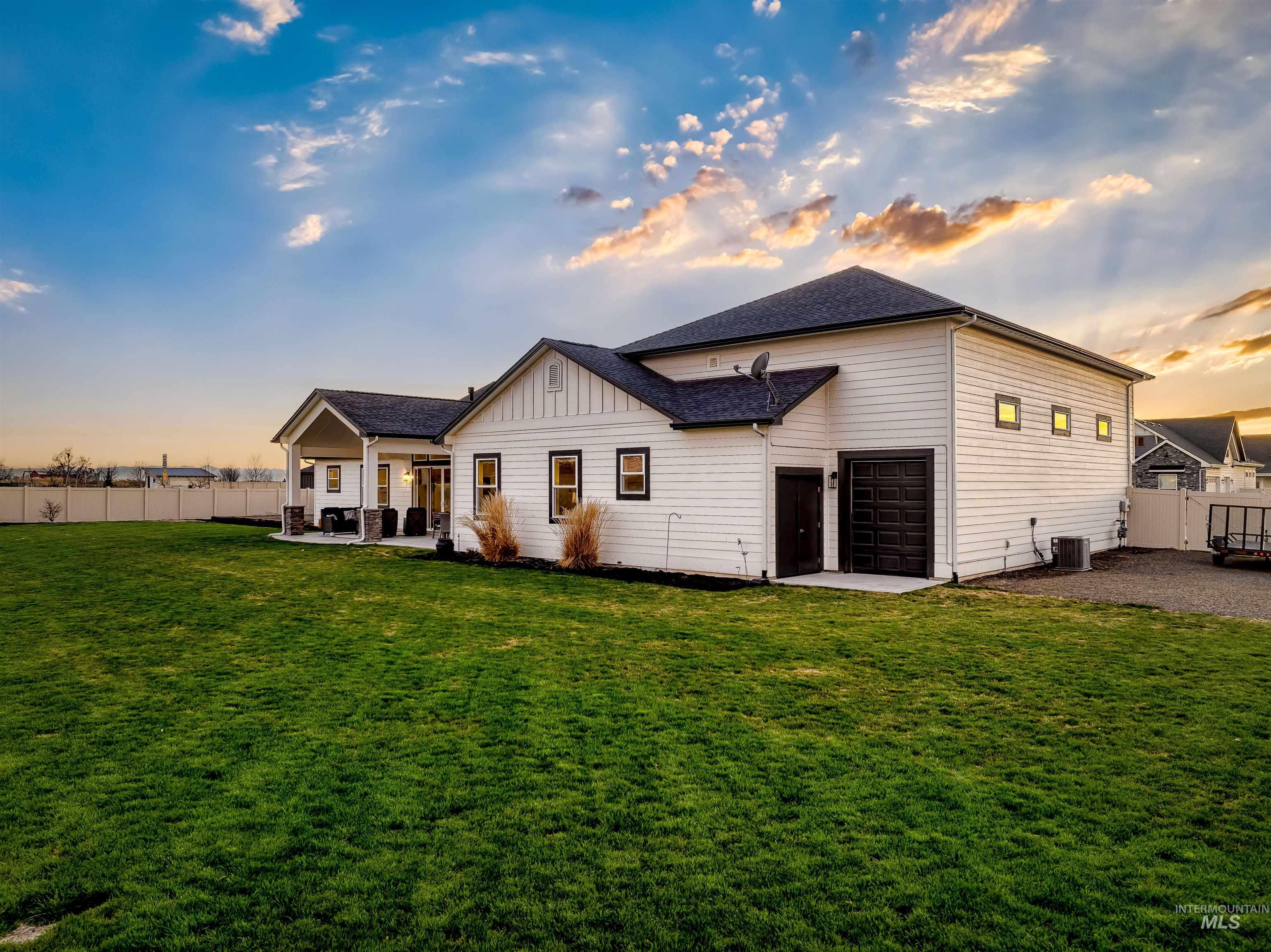 24792 Sienna Glenn, Middleton, Idaho 83644, 3 Bedrooms, 3 Bathrooms, Residential For Sale, Price $889,000, 98978624