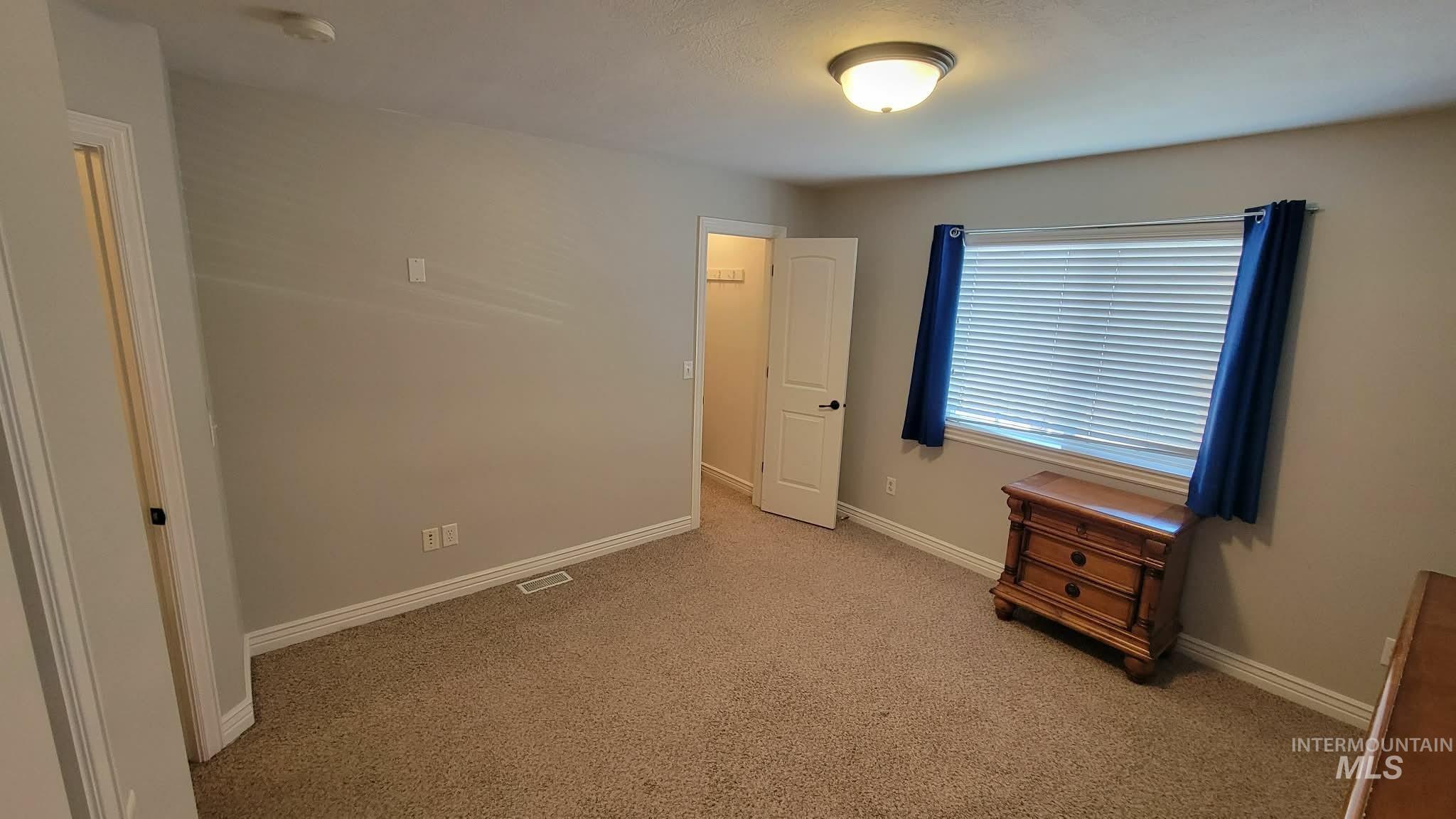 470 Sunflower RD, Rexburg, Idaho 83440, 3 Bedrooms, 2 Bathrooms, Residential For Sale, Price $275,000,MLS 98978626